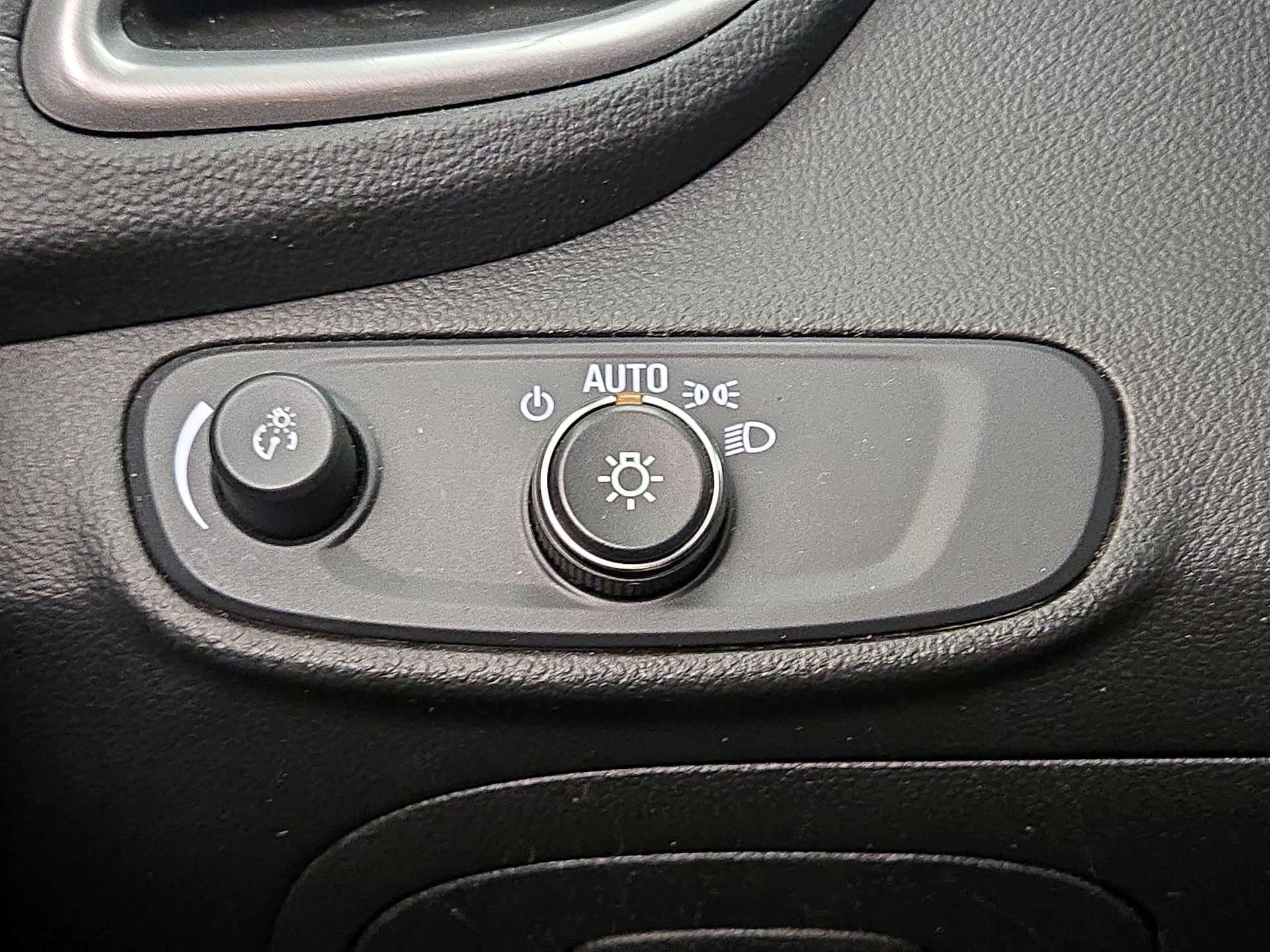 Thumbnail: 2020 Chevrolet Trax - 13