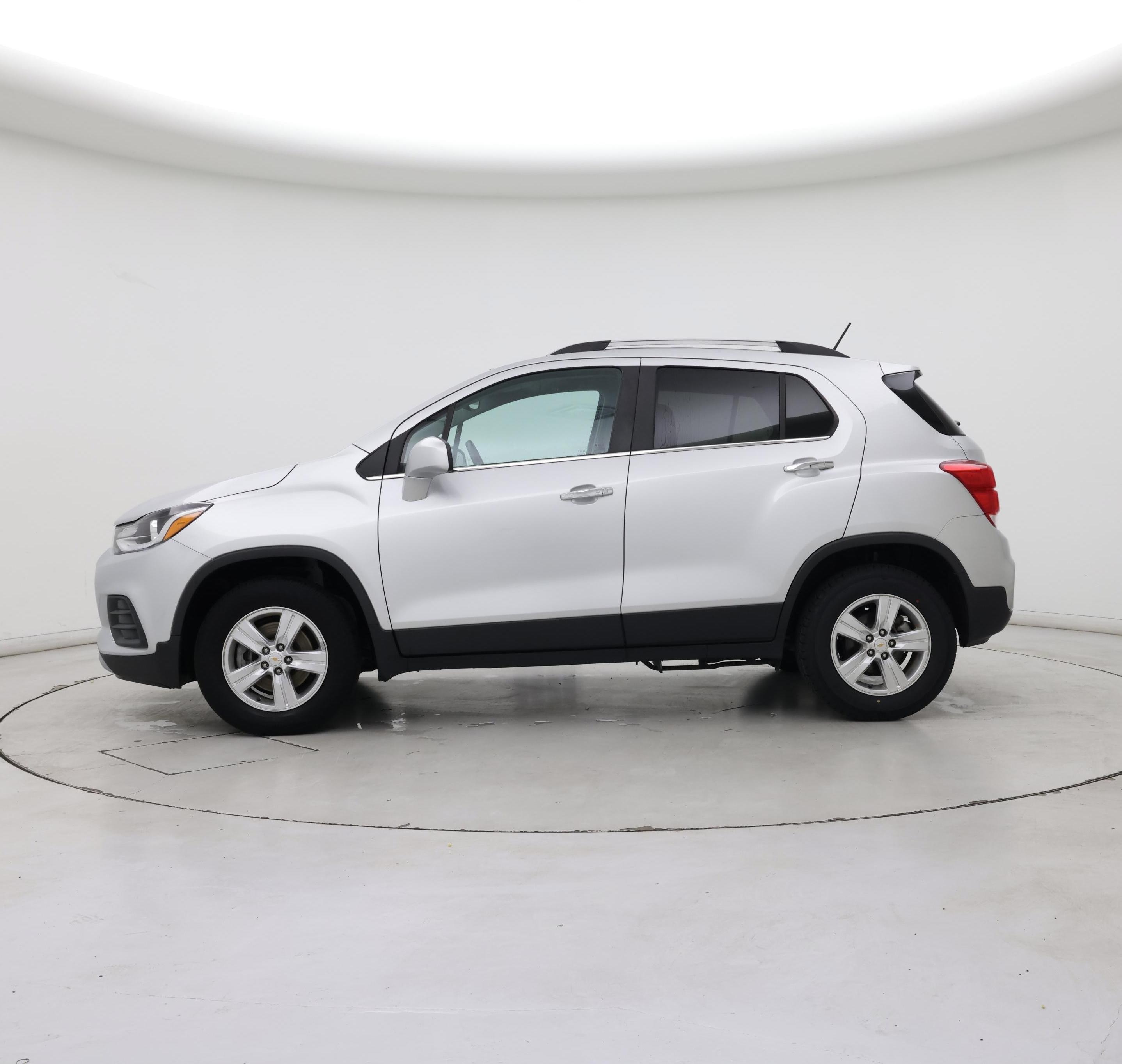 Thumbnail: 2020 Chevrolet Trax - 3