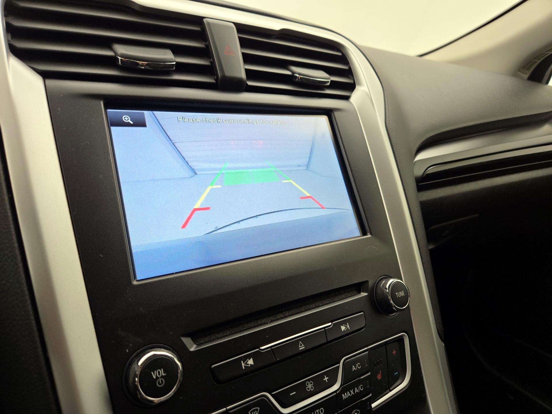 Thumbnail: 2016 Ford Fusion - 14