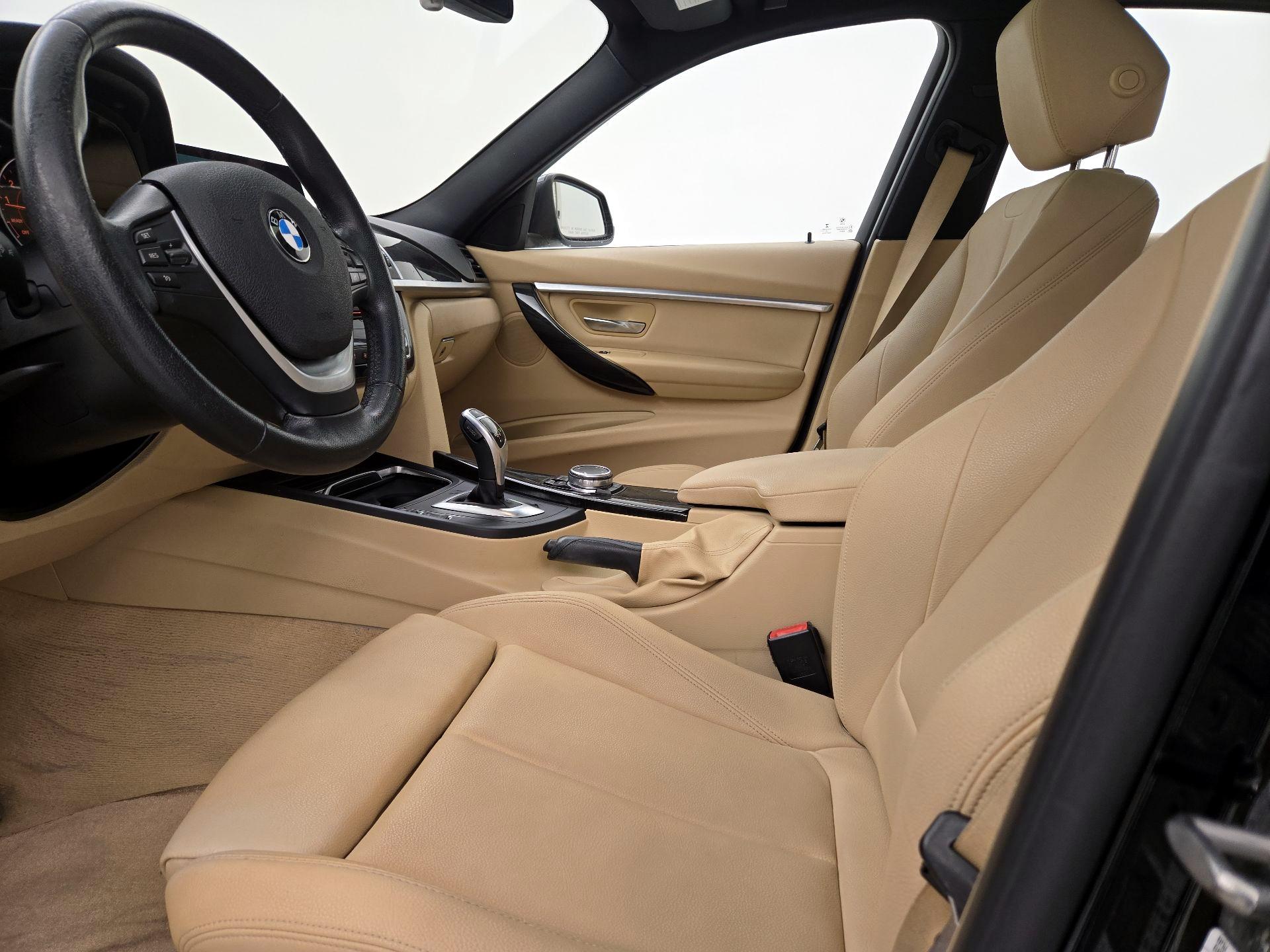 Thumbnail: 2016 BMW 3 Series - 11