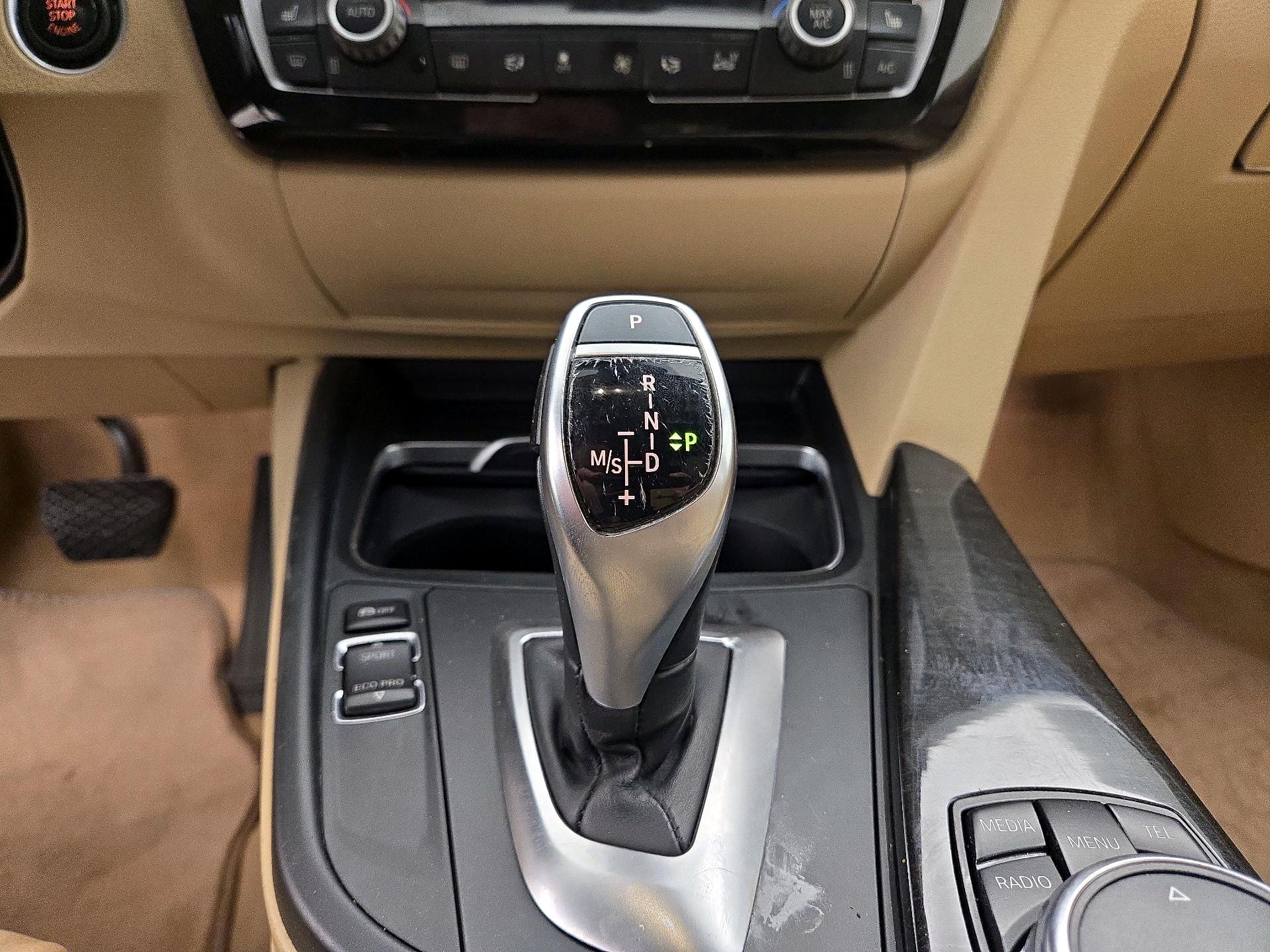 Thumbnail: 2016 BMW 3 Series - 17