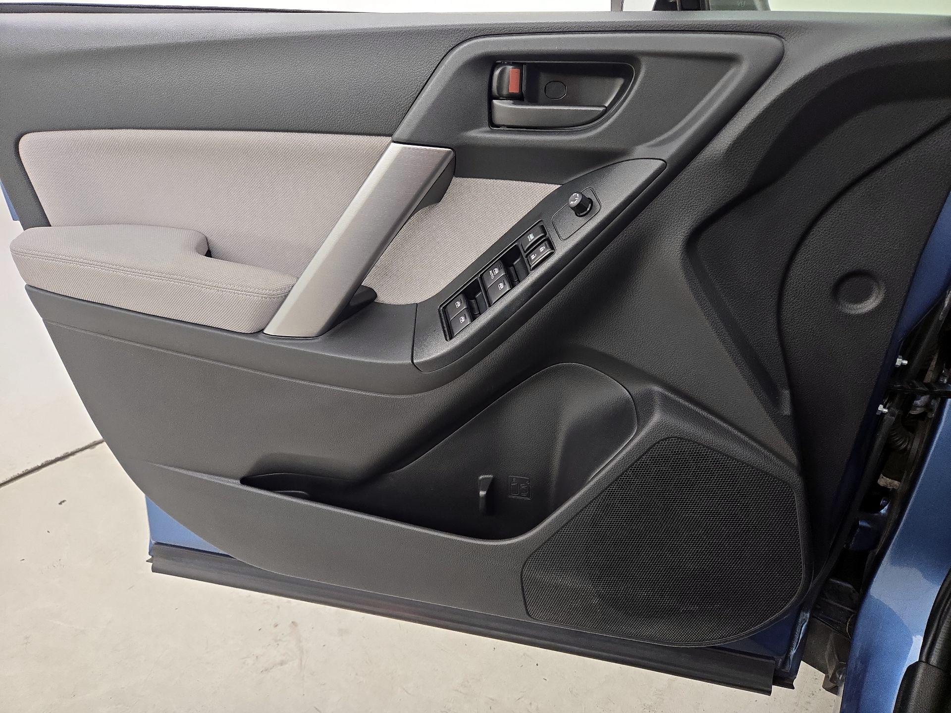 Thumbnail: 2015 Subaru Forester - 12