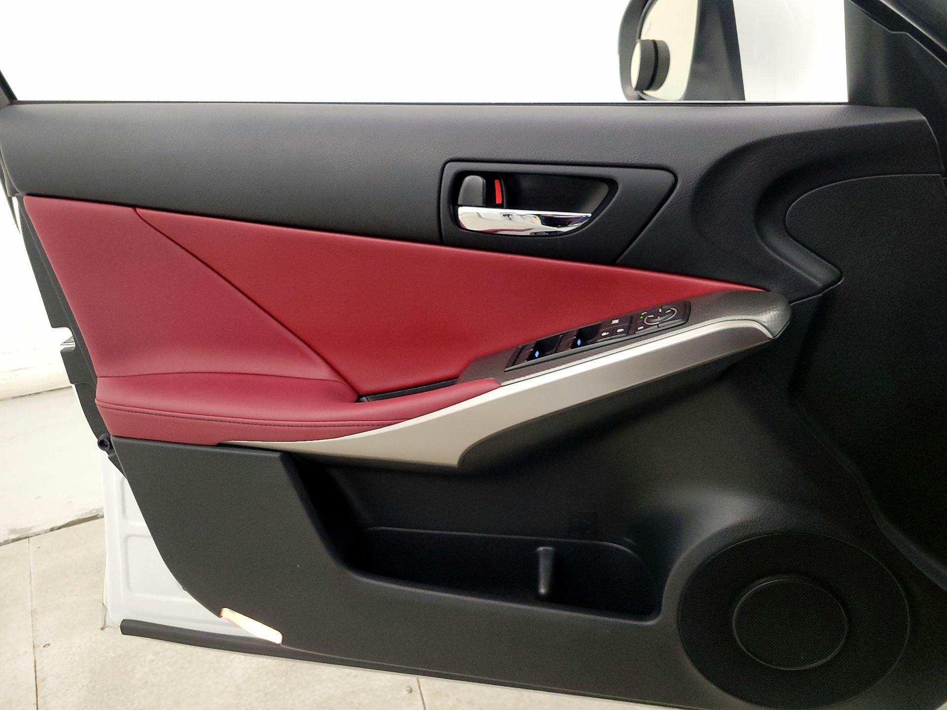 Thumbnail: 2016 Lexus IS - 12