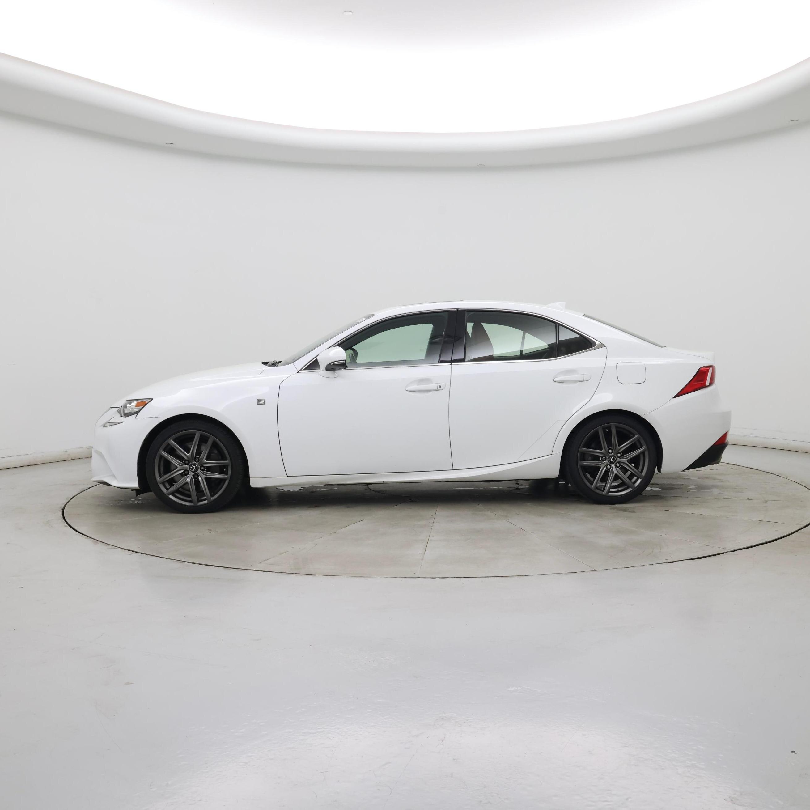 Thumbnail: 2016 Lexus IS - 3