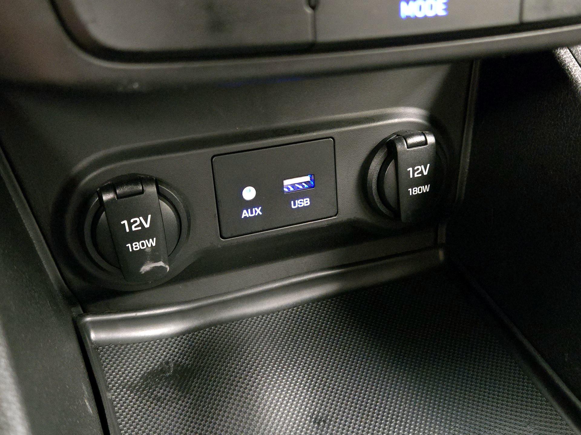 Thumbnail: 2022 Hyundai Accent - 18