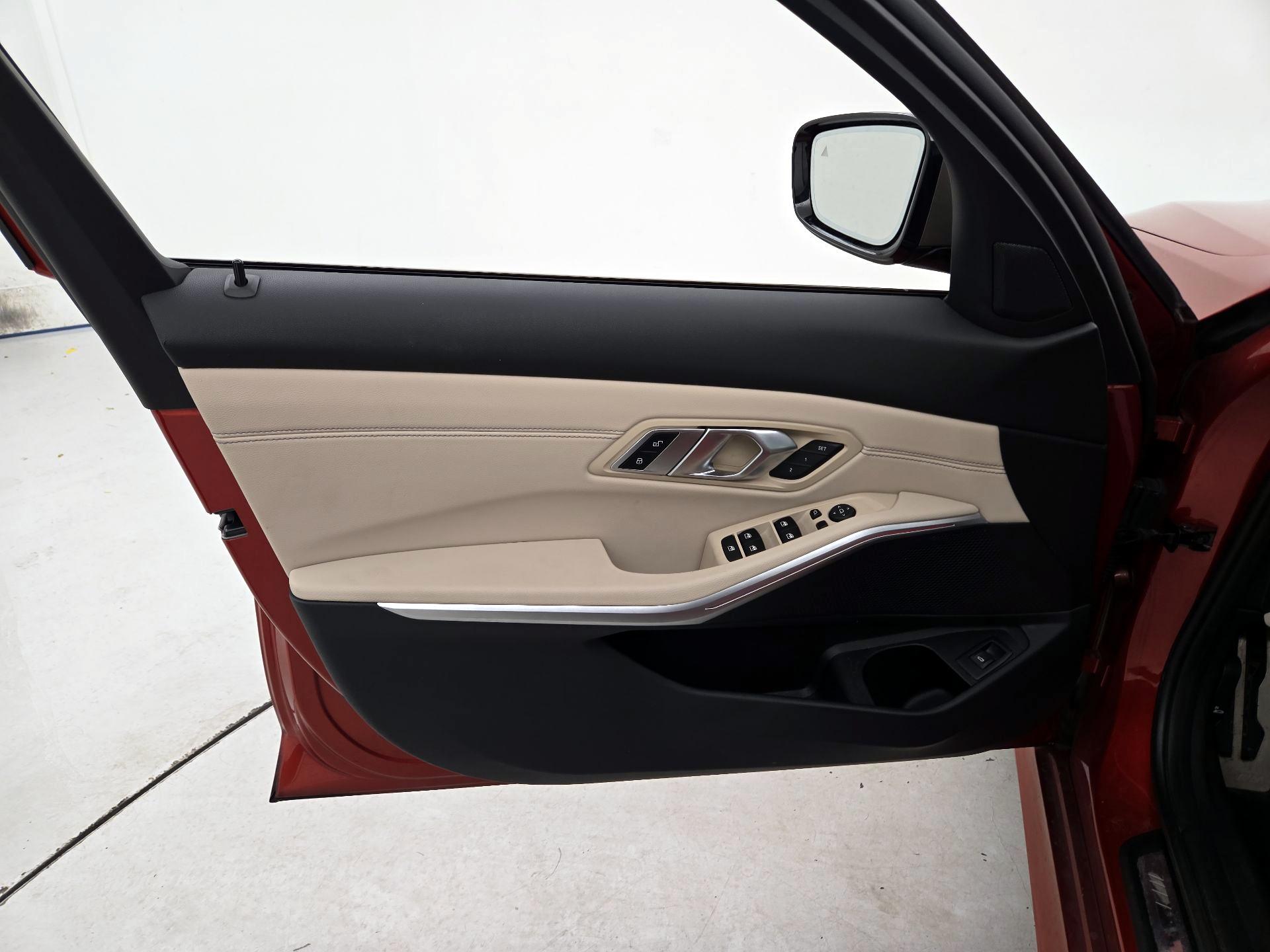 Thumbnail: 2021 BMW 3 Series - 12