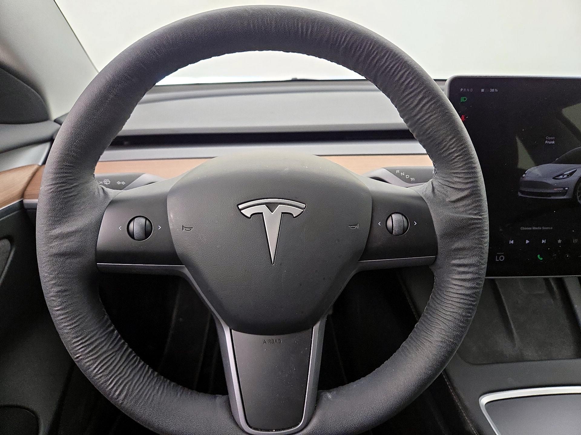 Thumbnail: 2023 Tesla Model 3 - 10