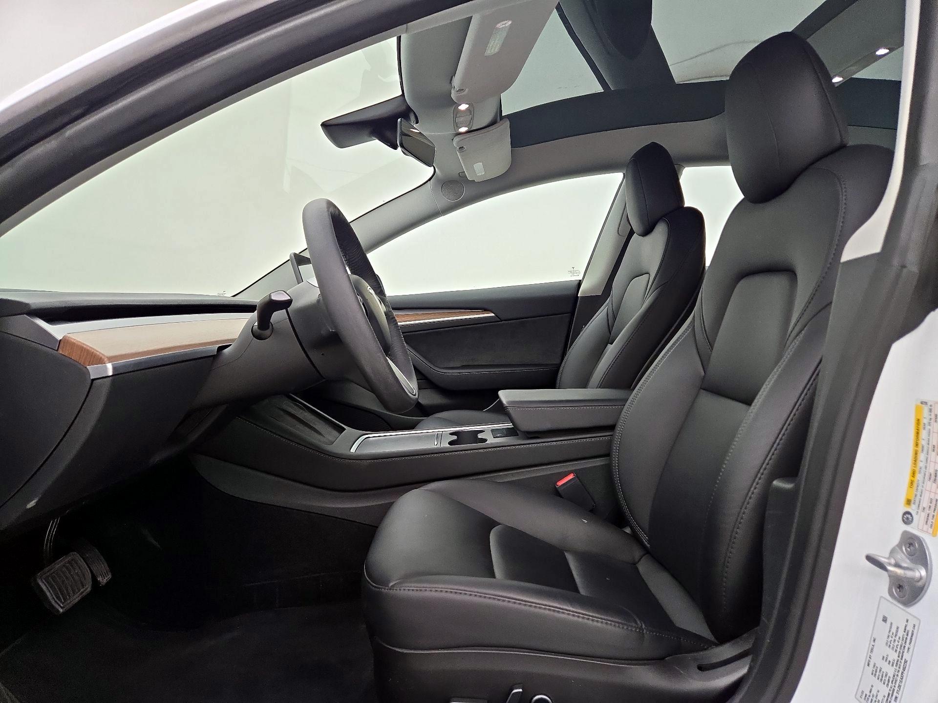 Thumbnail: 2023 Tesla Model 3 - 11