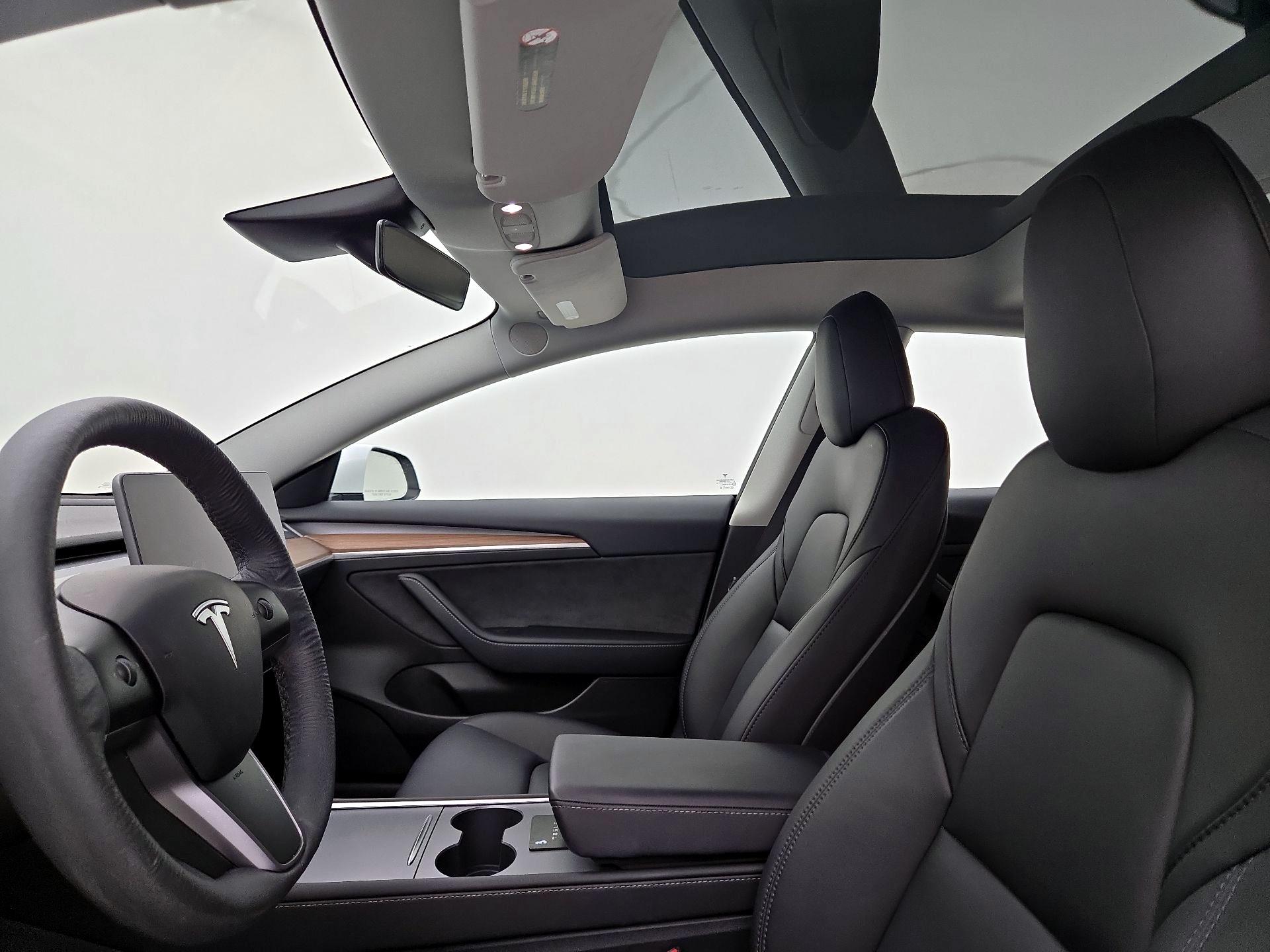 Thumbnail: 2023 Tesla Model 3 - 19