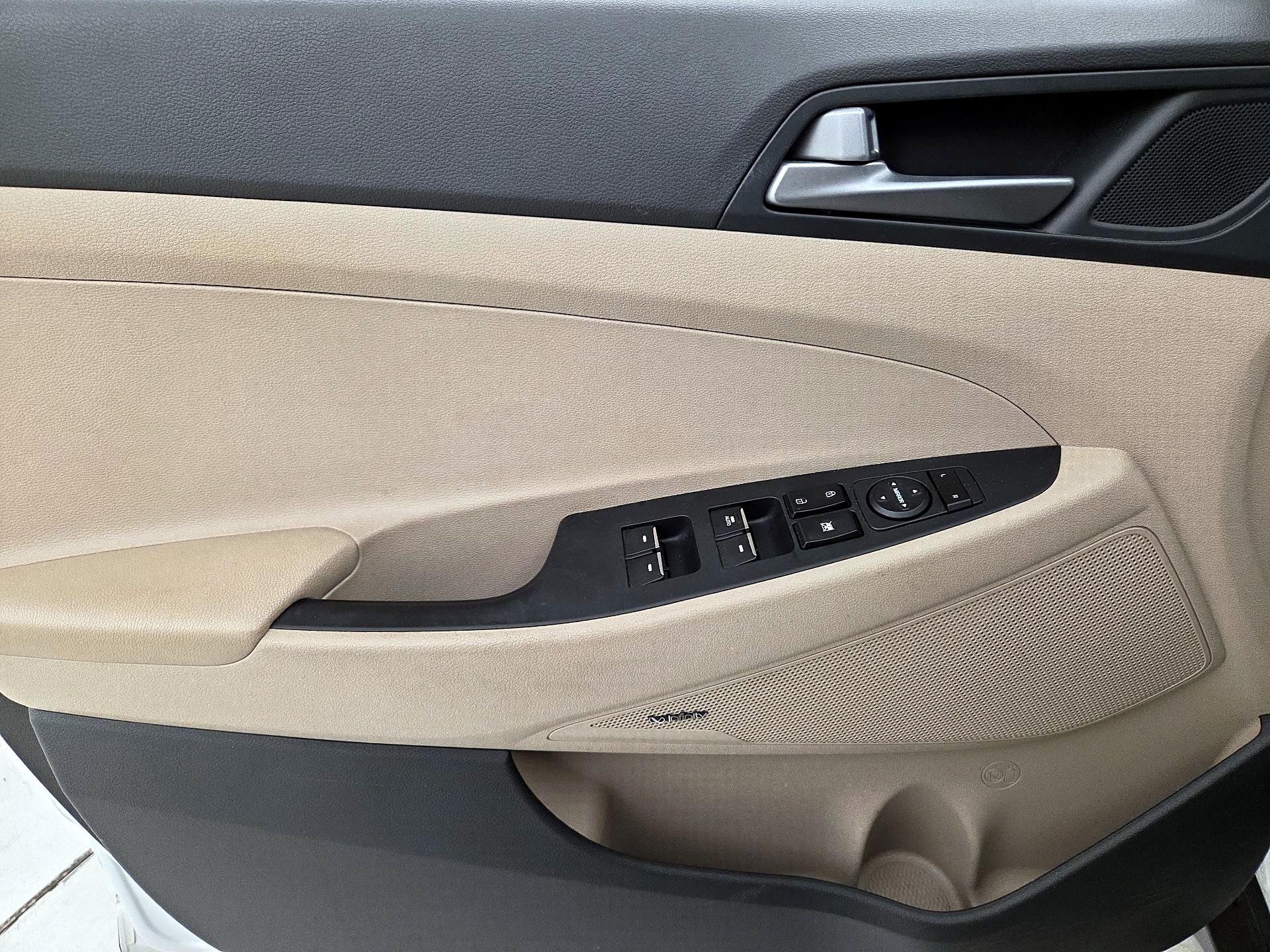 Thumbnail: 2017 Hyundai Tucson - 12