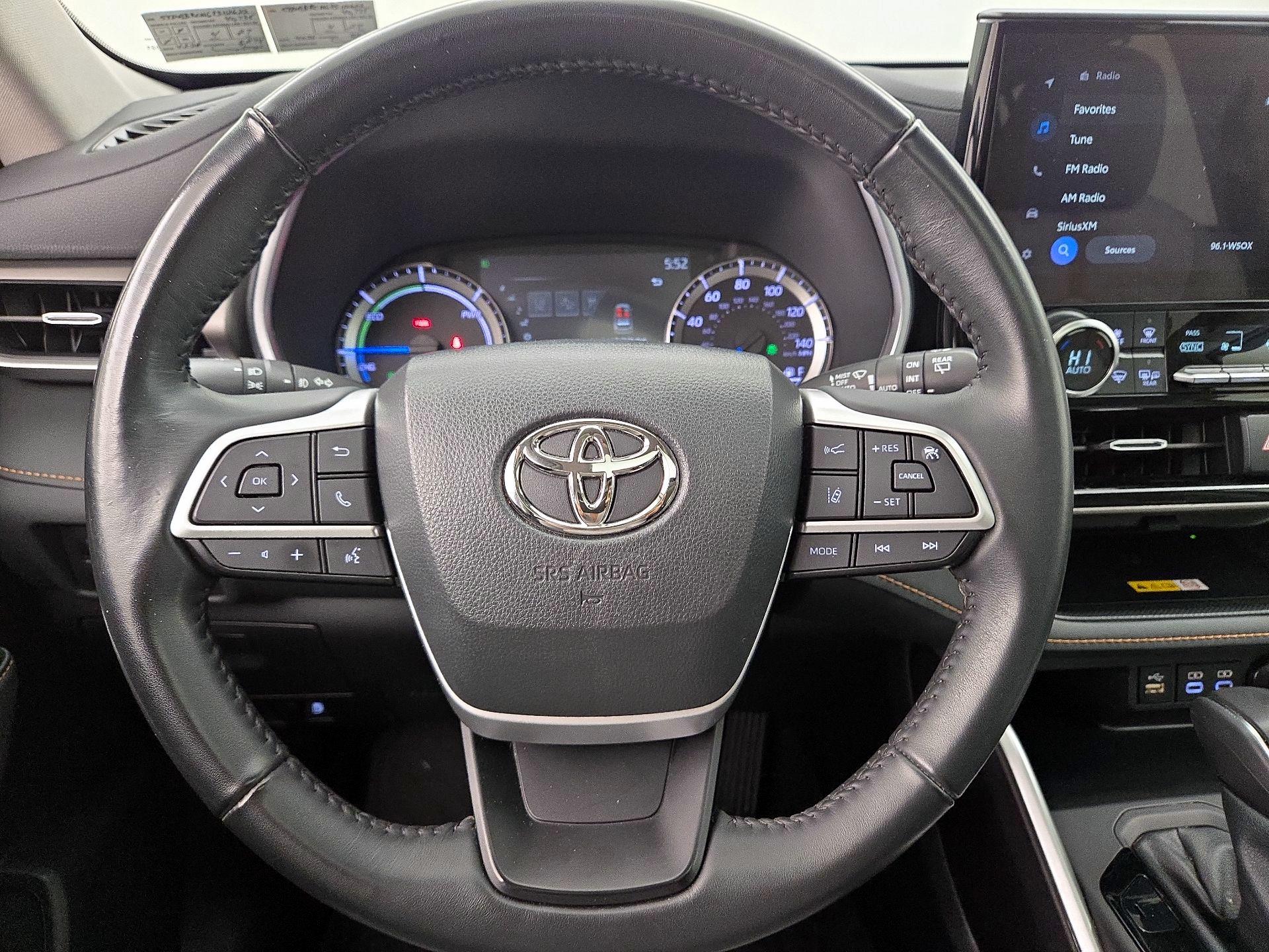 Thumbnail: 2023 Toyota Highlander - 10