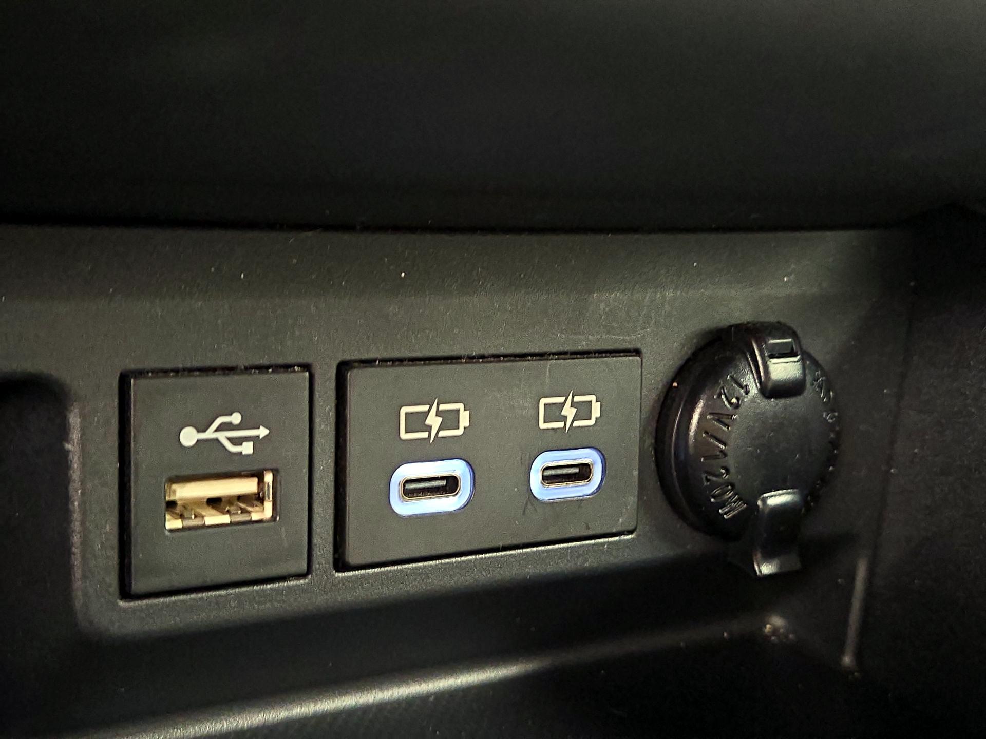 Thumbnail: 2023 Toyota Highlander - 17