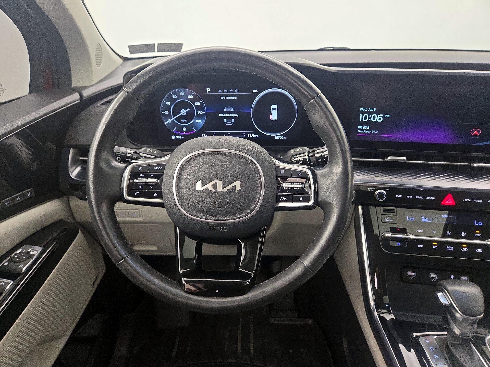 Thumbnail: 2022 Kia Carnival - 10