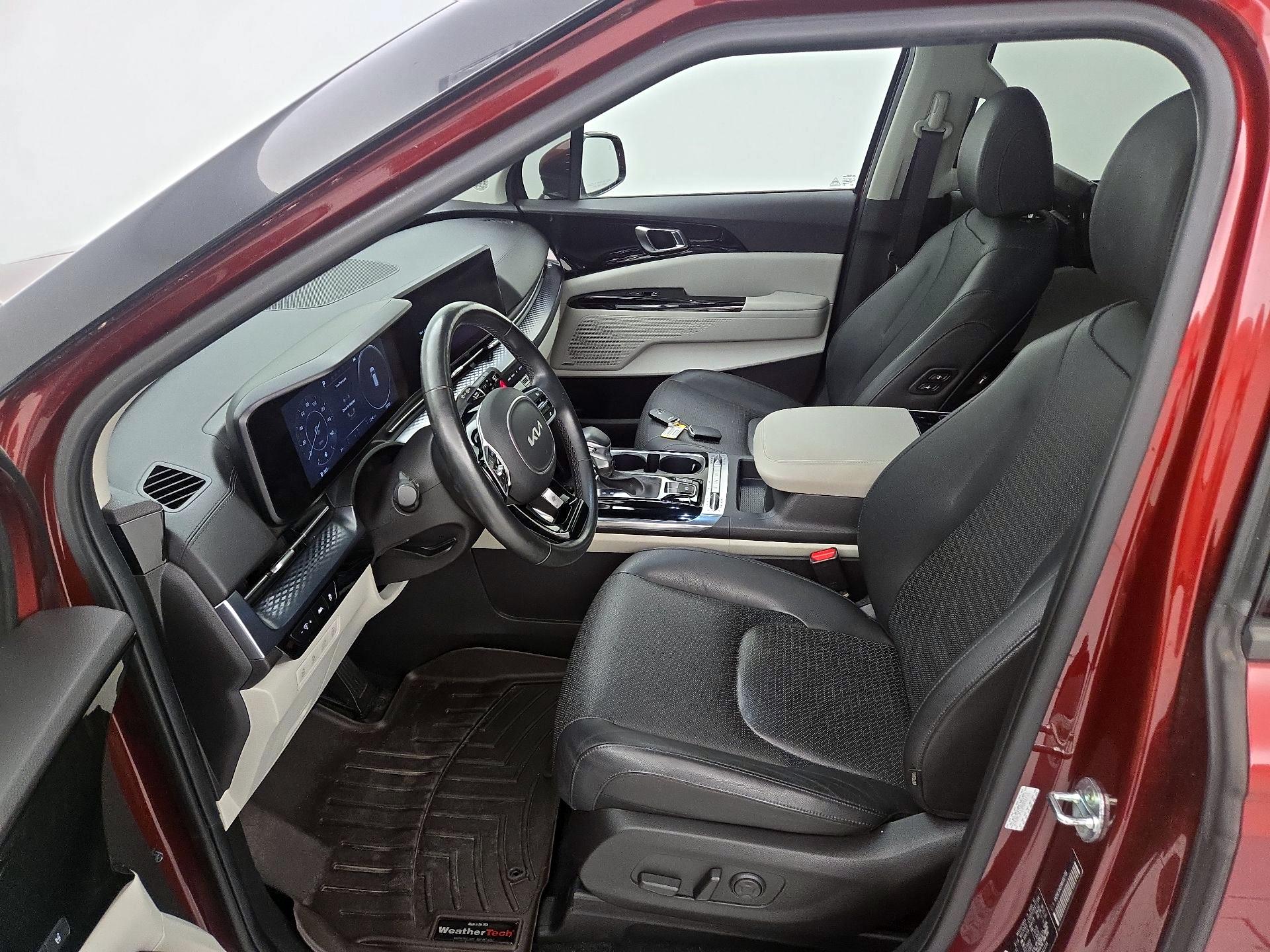 Thumbnail: 2022 Kia Carnival - 11