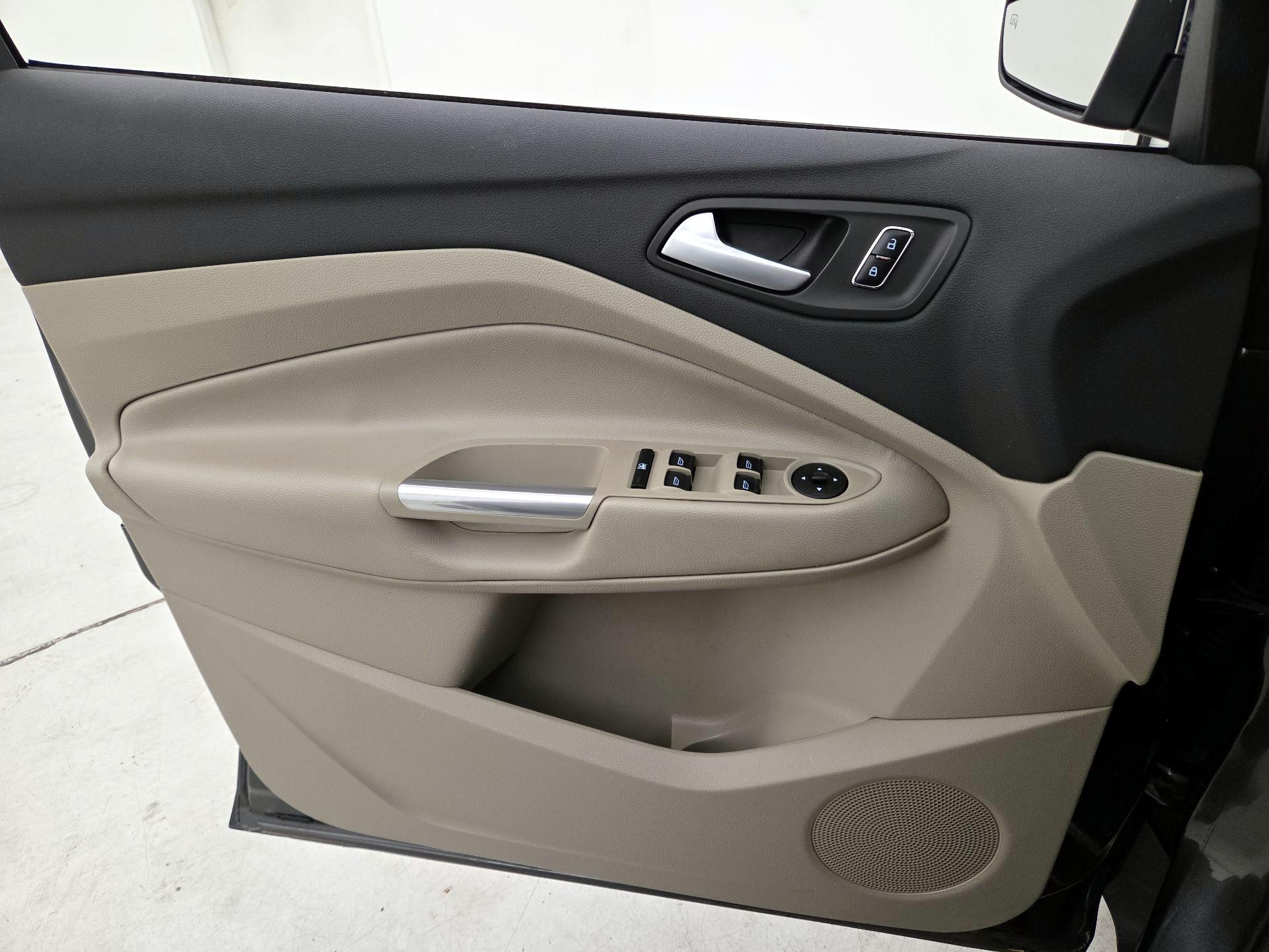 Thumbnail: 2016 Ford Escape - 12