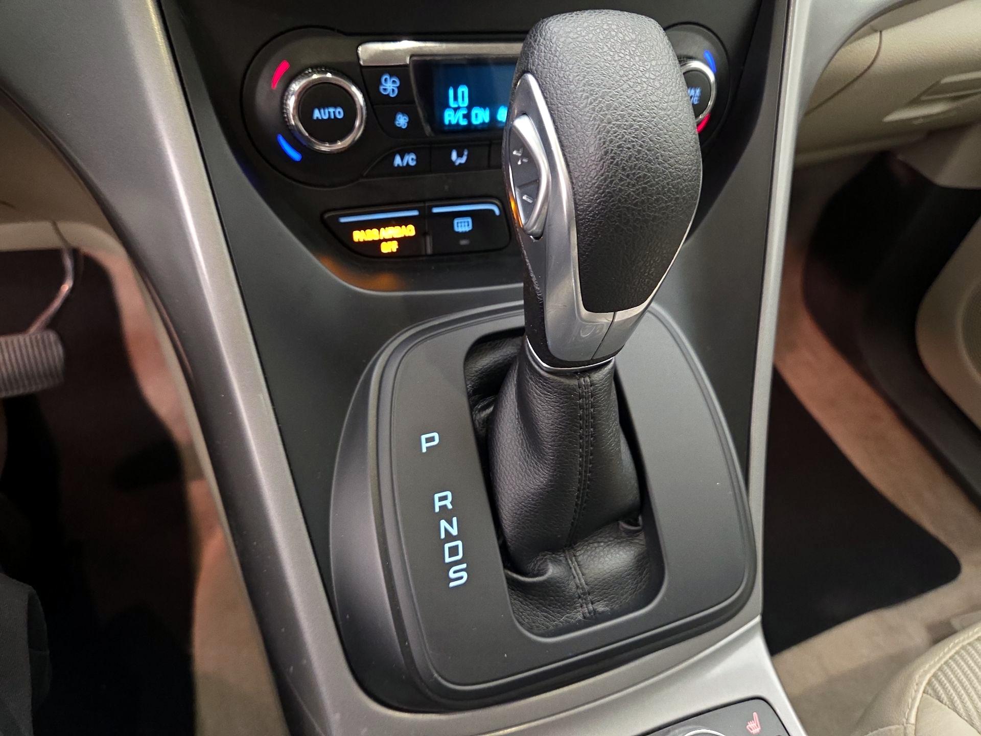 Thumbnail: 2016 Ford Escape - 16