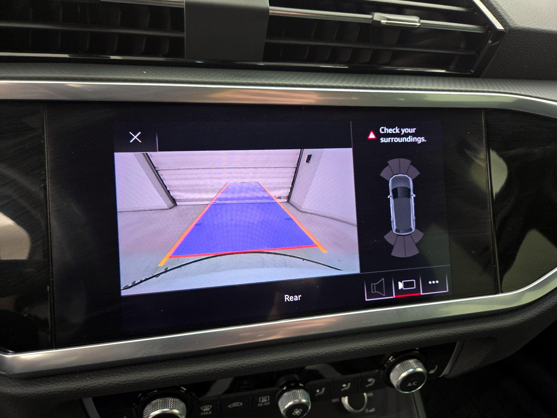 Thumbnail: 2021 Audi Q3 - 14