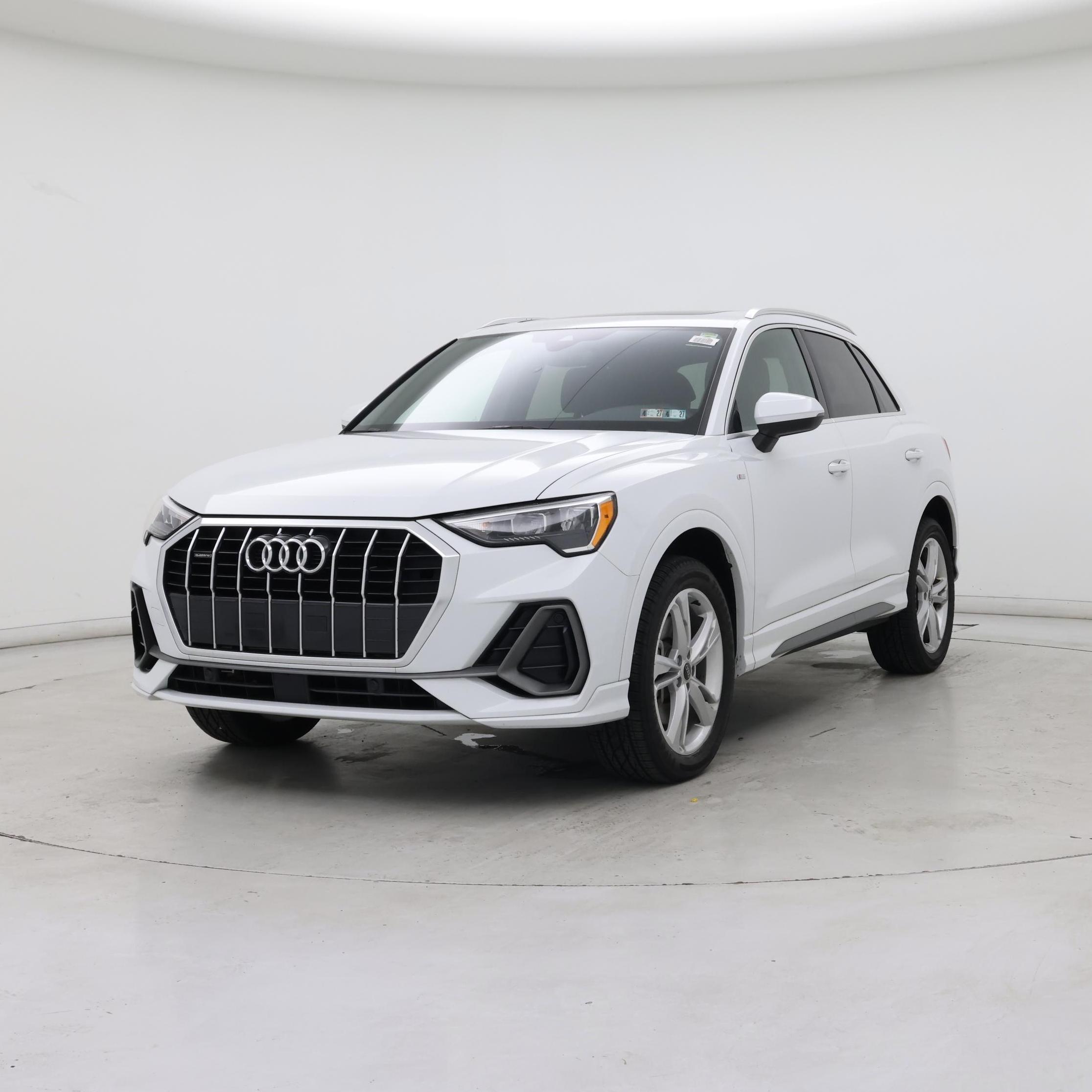 Thumbnail: 2021 Audi Q3 - 4