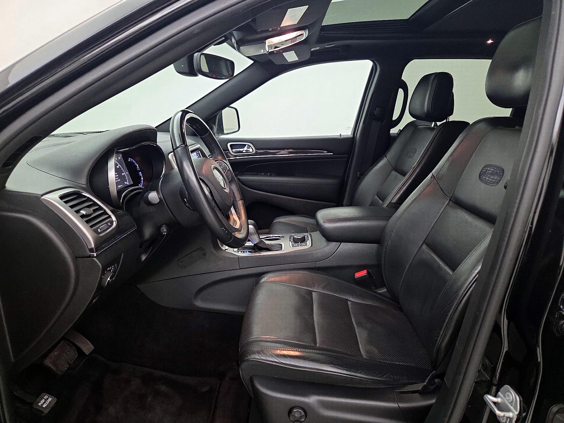 Thumbnail: 2018 Jeep Grand Cherokee - 11