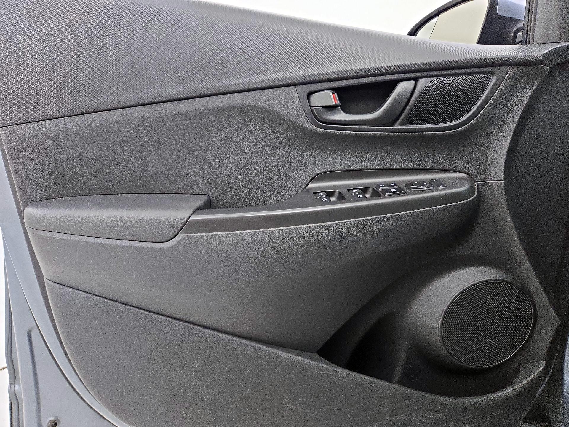 Thumbnail: 2020 Hyundai Kona - 12