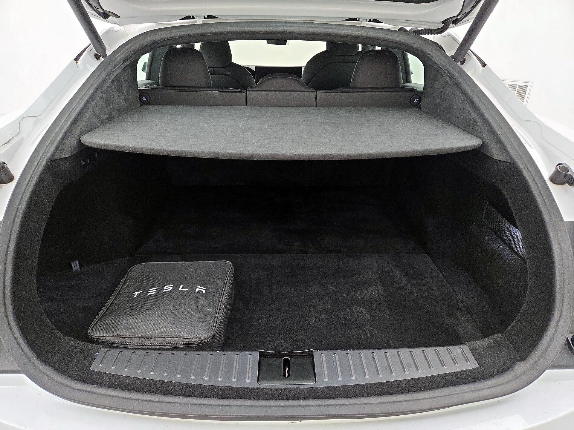 Thumbnail: 2021 Tesla Model S - 19