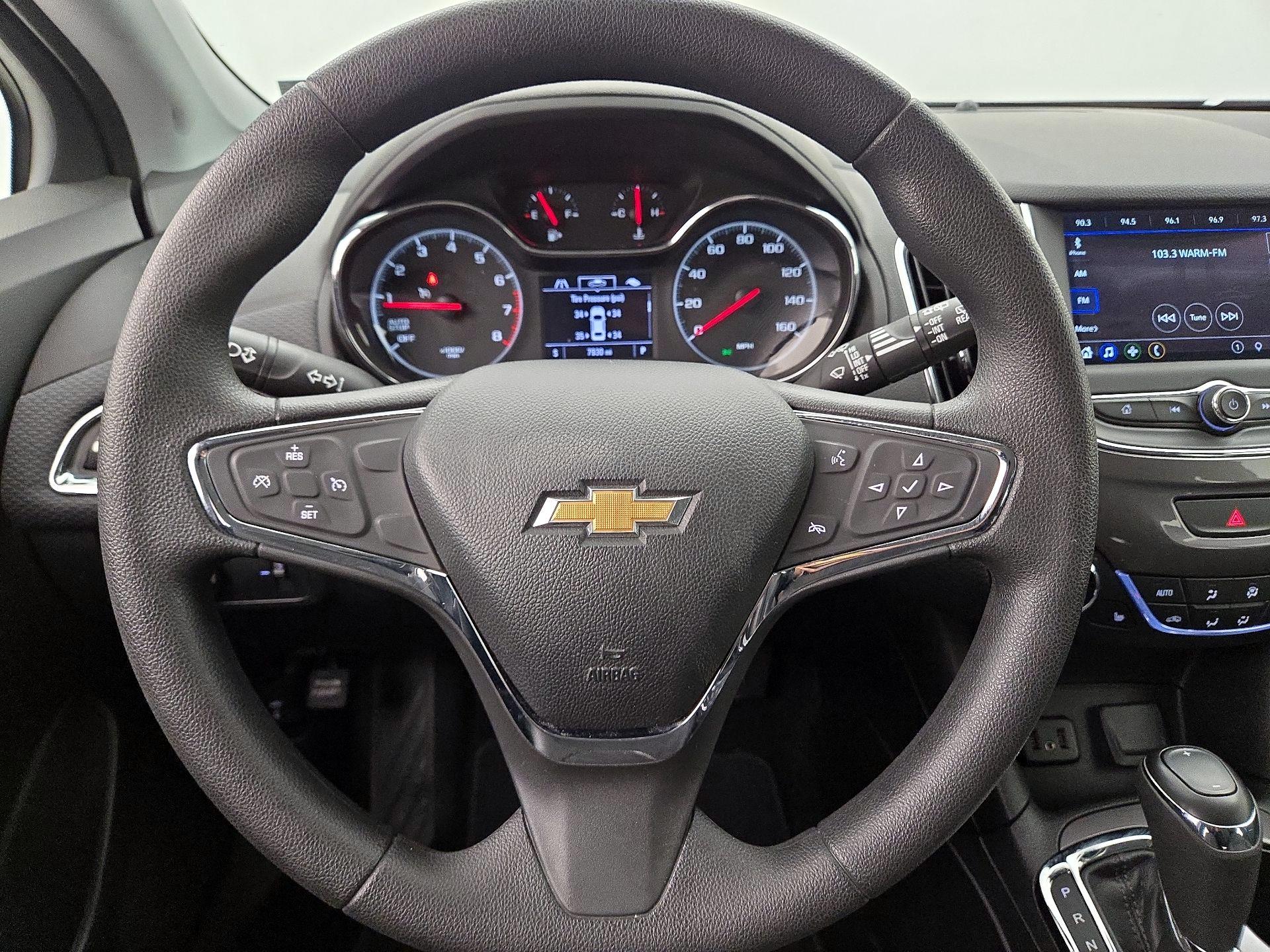 Thumbnail: 2019 Chevrolet Cruze - 10