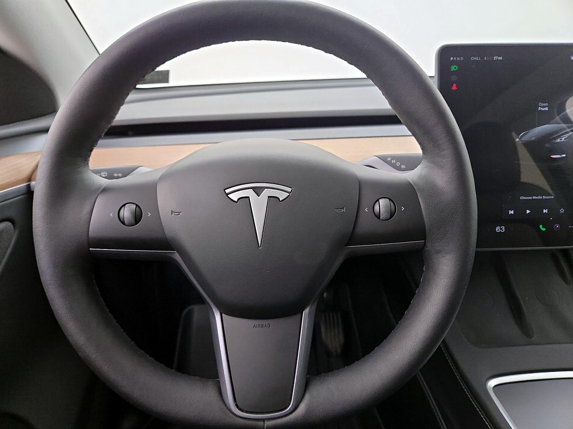 Thumbnail: 2025 Tesla Model Y - 10