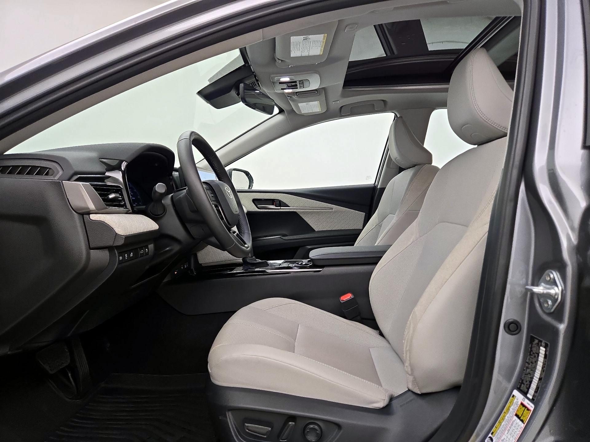 Thumbnail: 2025 Toyota Camry - 11