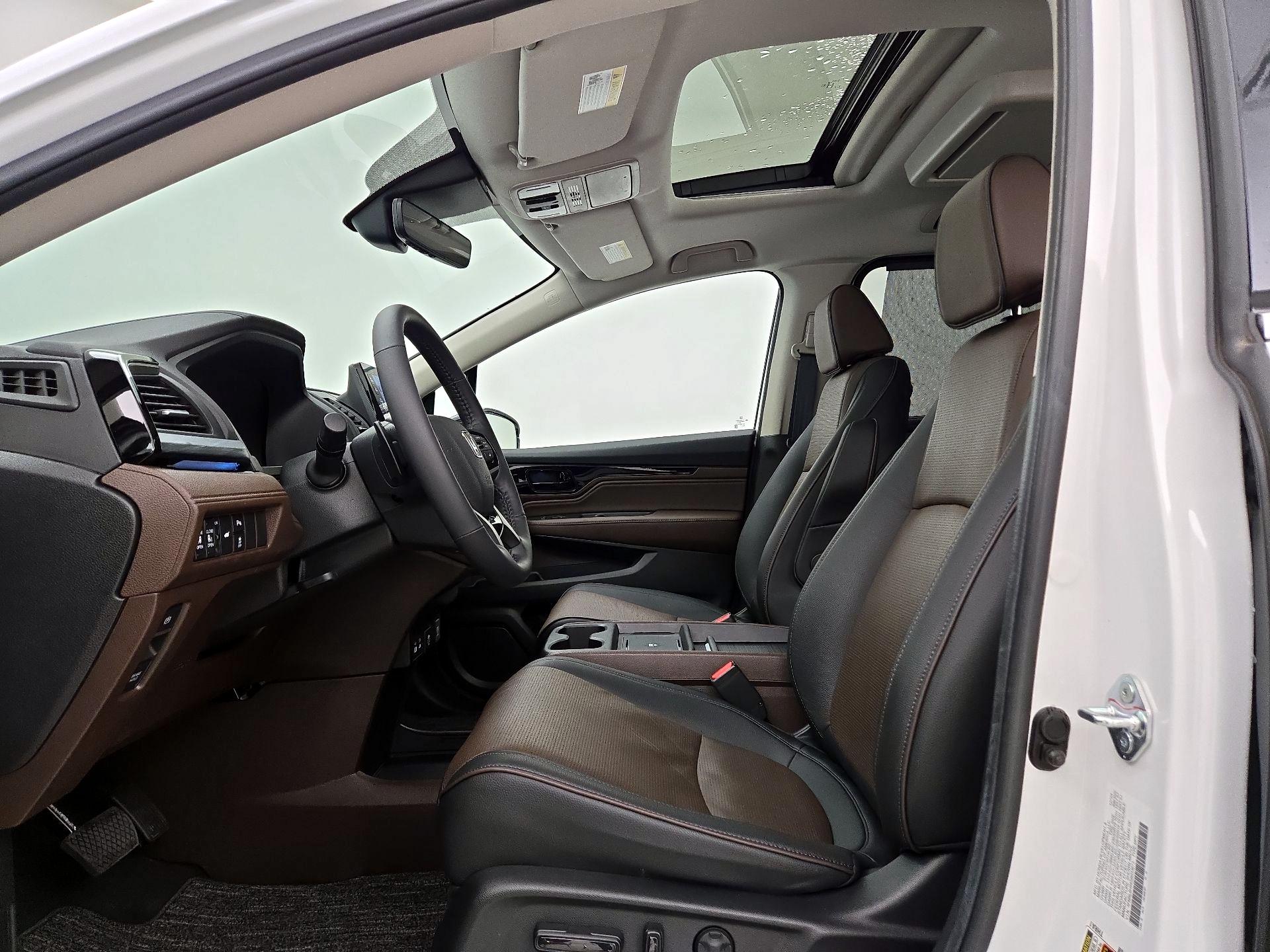 Thumbnail: 2025 Honda Odyssey - 11