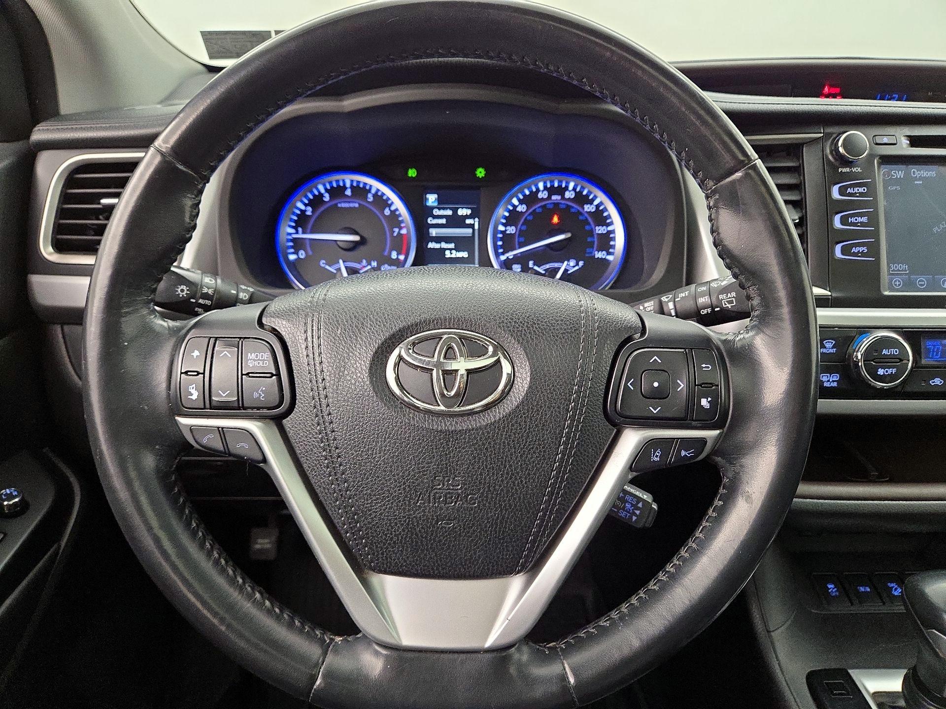 Thumbnail: 2018 Toyota Highlander - 10