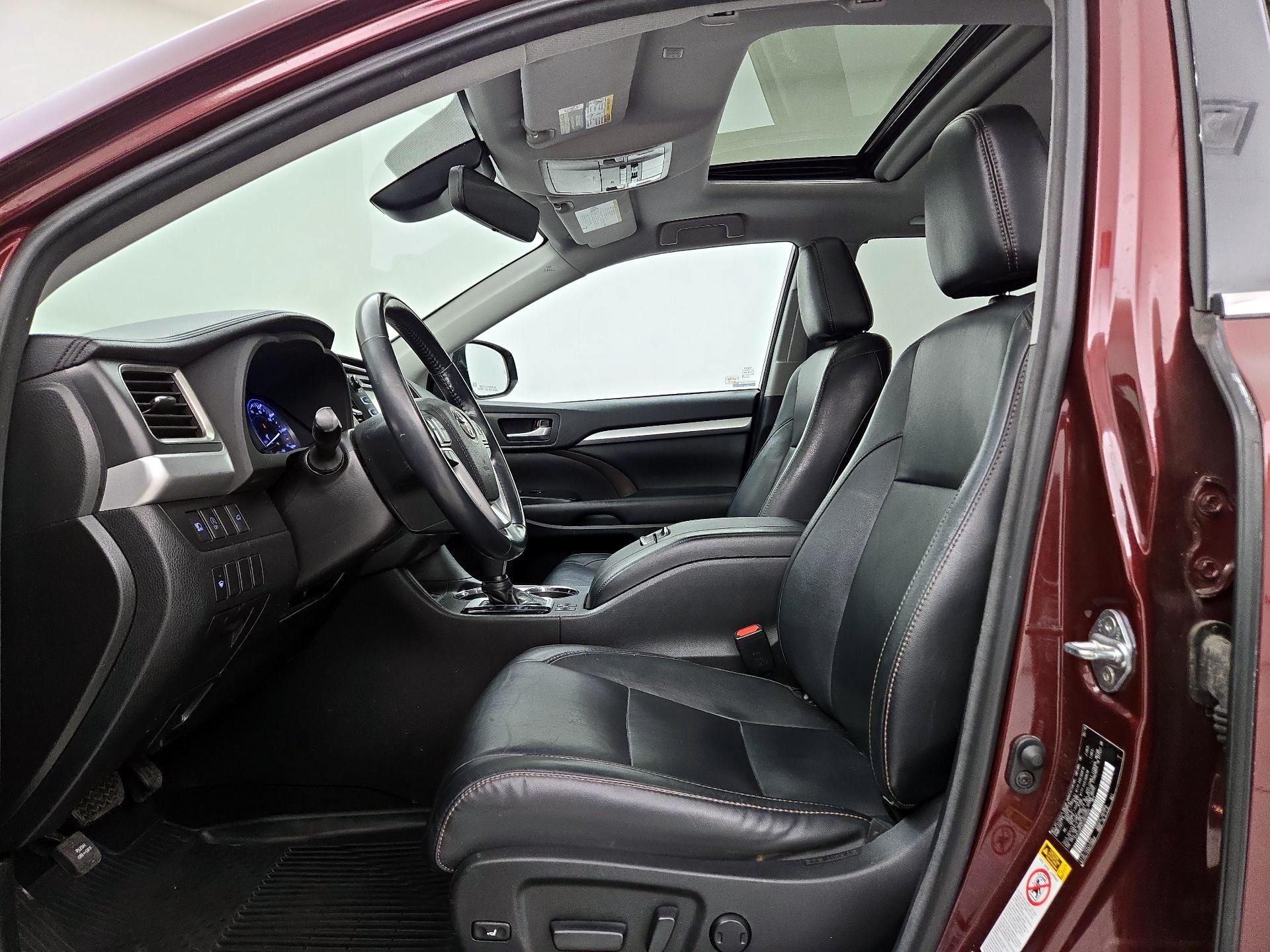 Thumbnail: 2018 Toyota Highlander - 11