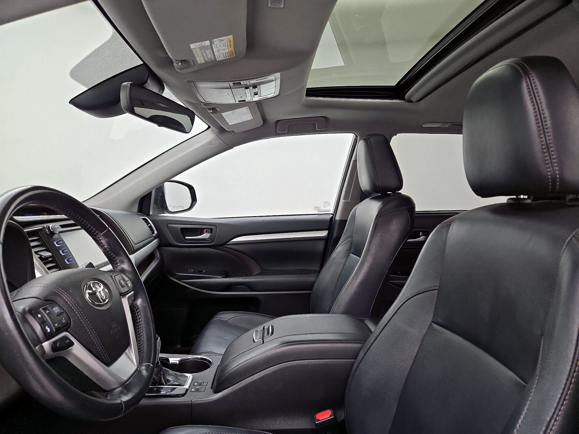 Thumbnail: 2018 Toyota Highlander - 19