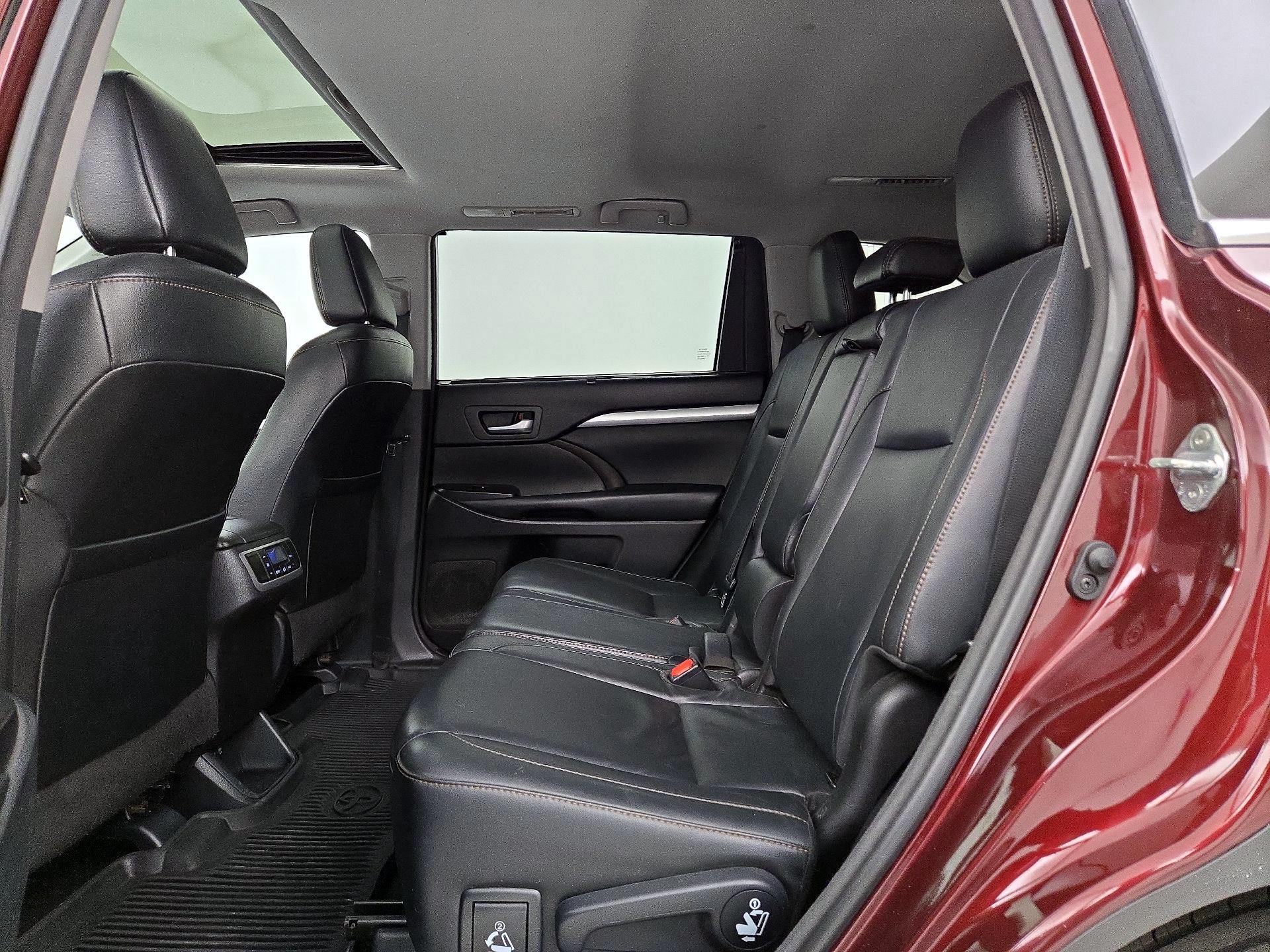 Thumbnail: 2018 Toyota Highlander - 20