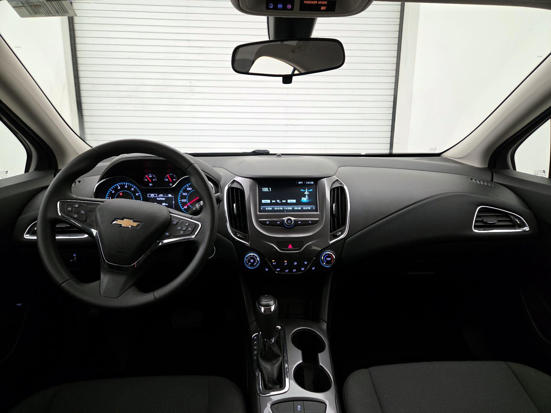 Thumbnail: 2018 Chevrolet Cruze - 9