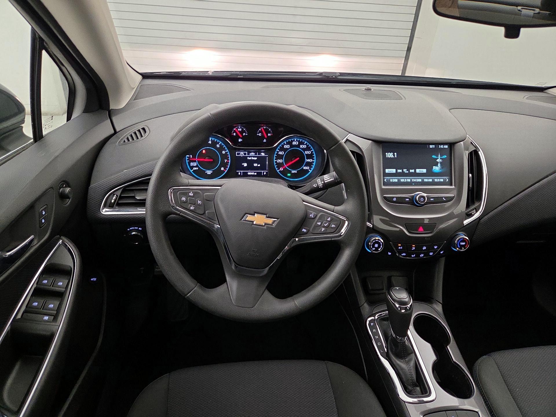 Thumbnail: 2018 Chevrolet Cruze - 10
