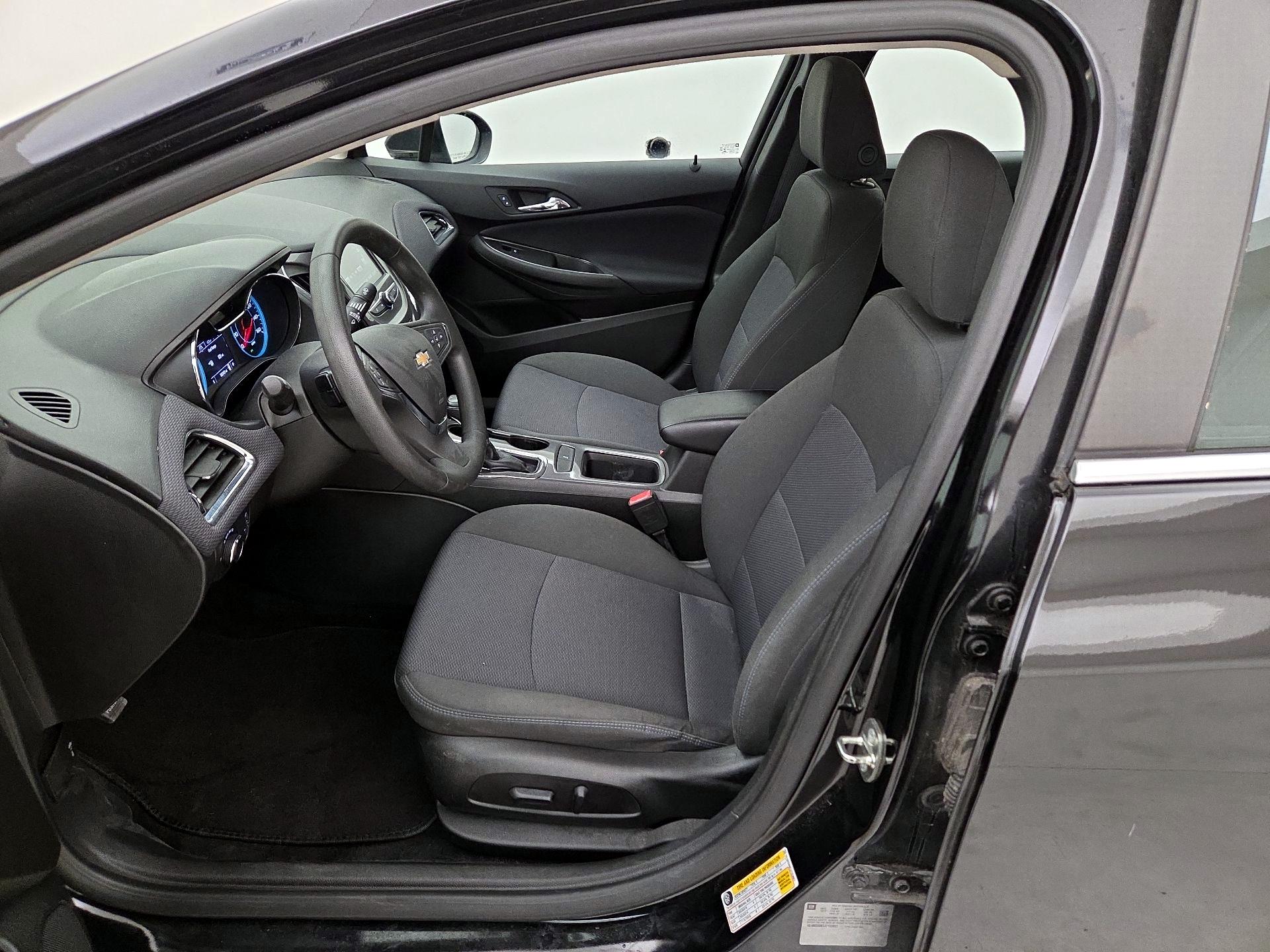 Thumbnail: 2018 Chevrolet Cruze - 11