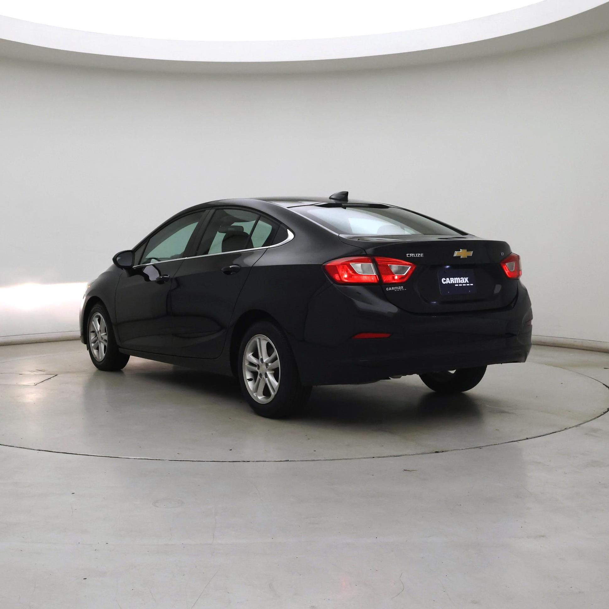 Thumbnail: 2018 Chevrolet Cruze - 2