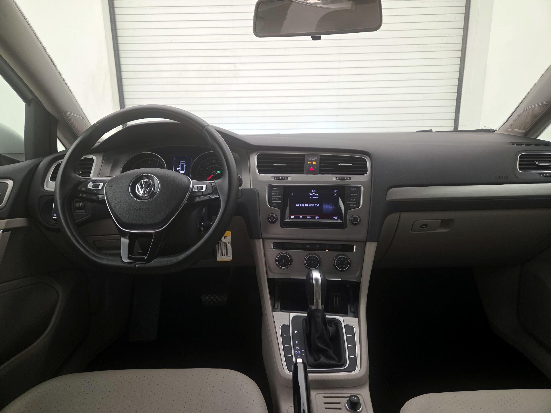 Thumbnail: 2015 Volkswagen Golf - 9