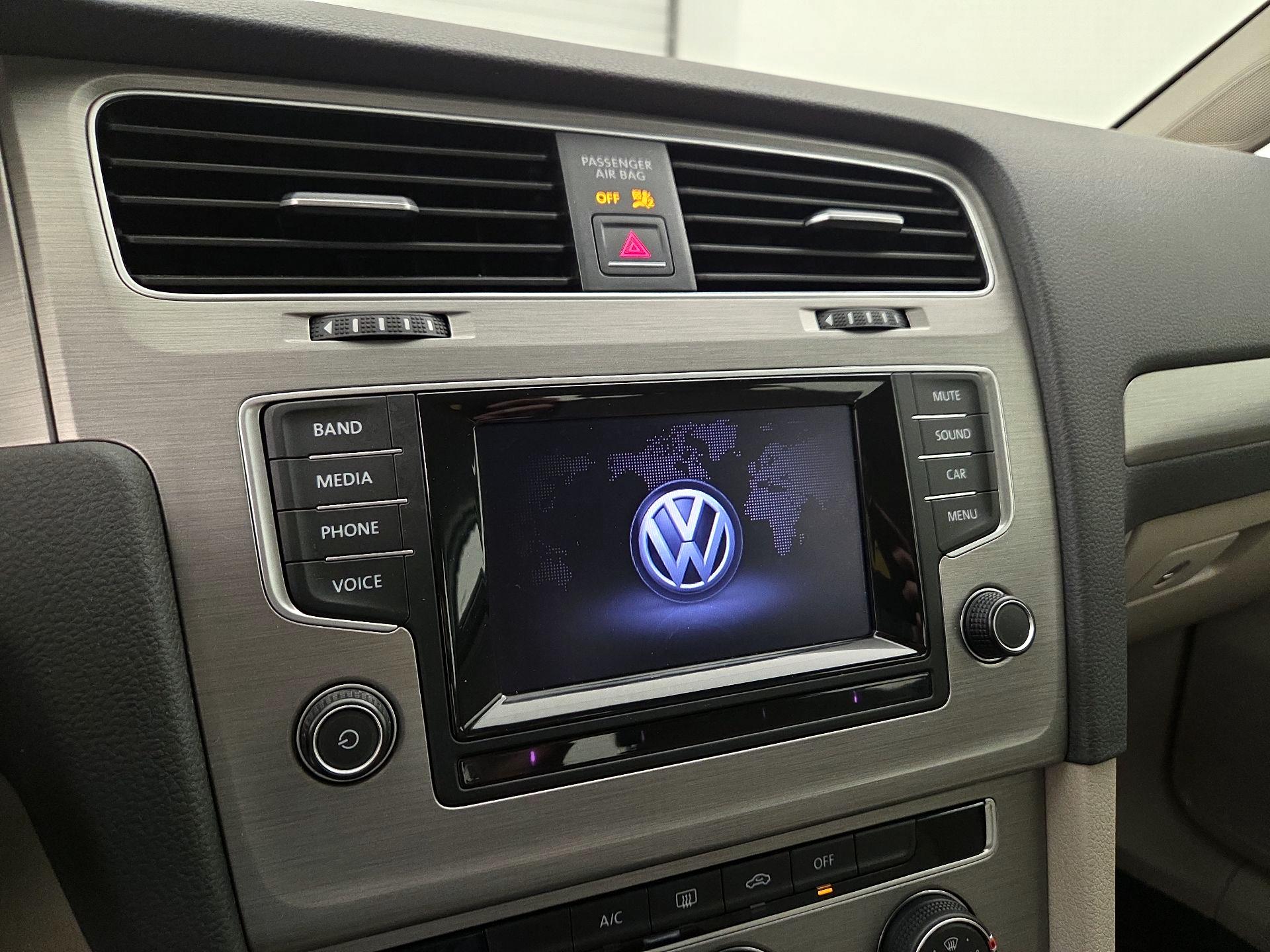 Thumbnail: 2015 Volkswagen Golf - 13