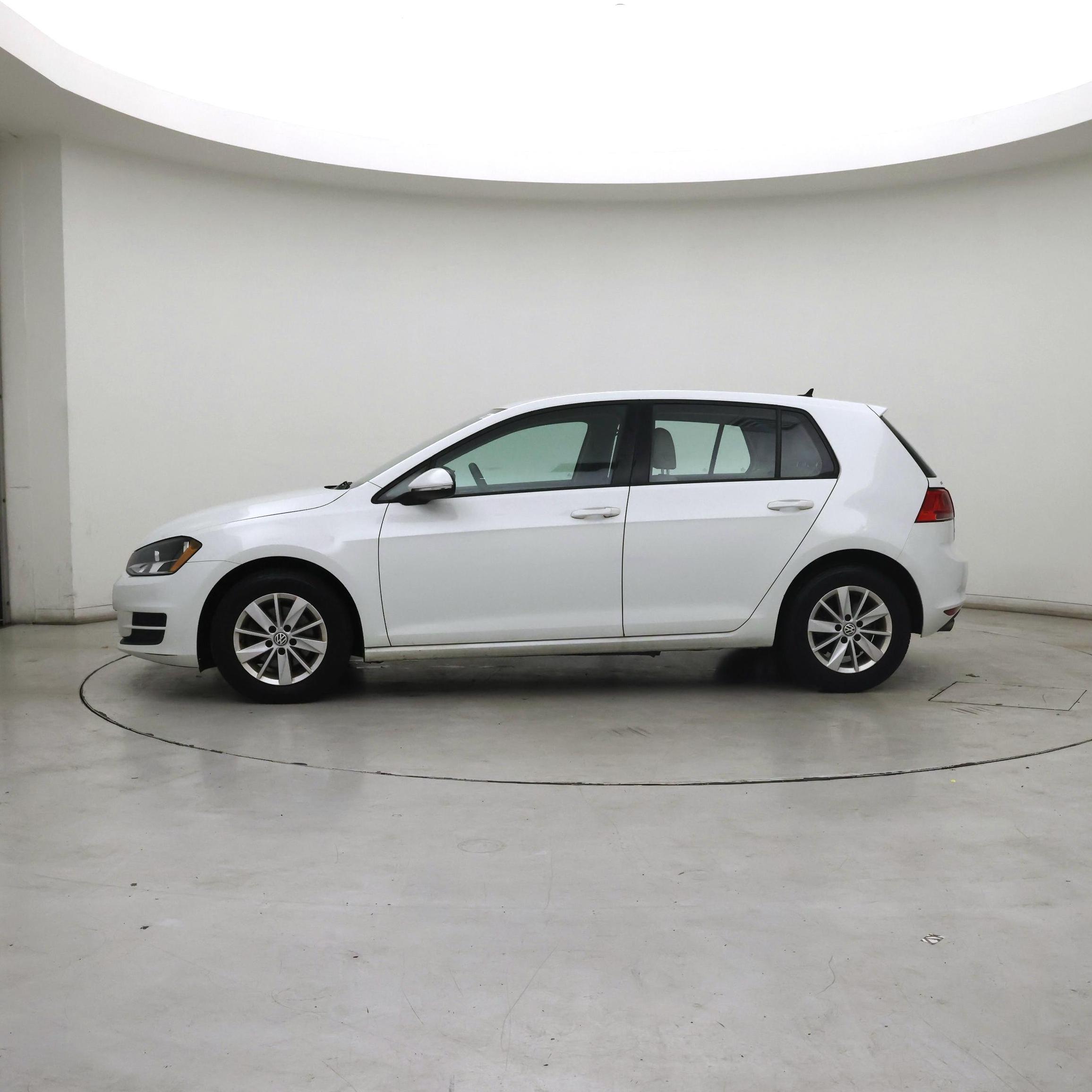 Thumbnail: 2015 Volkswagen Golf - 3