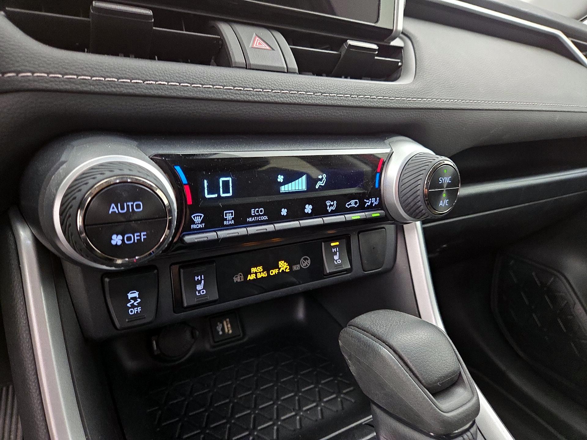 Thumbnail: 2024 Toyota RAV4 - 16