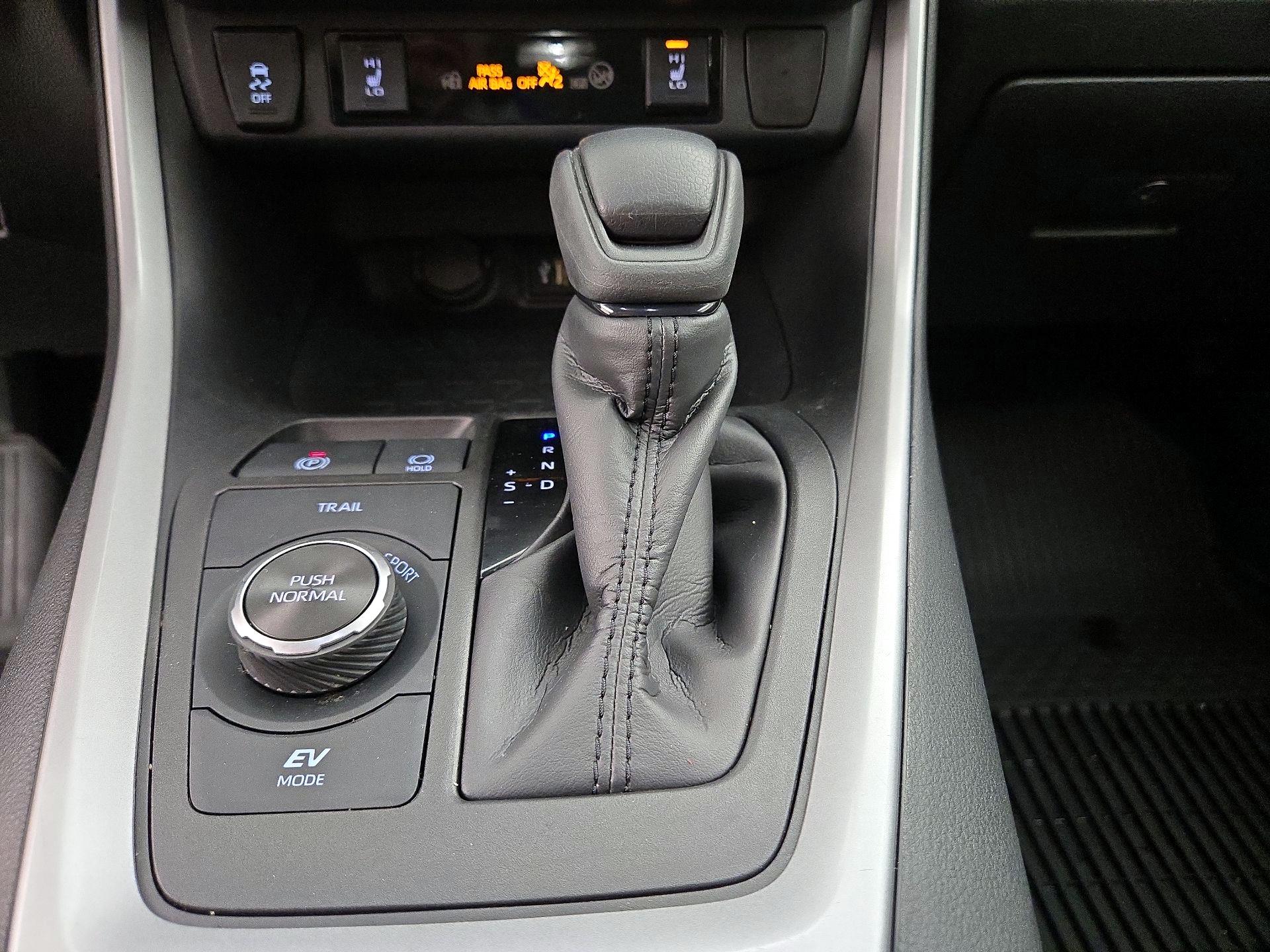 Thumbnail: 2024 Toyota RAV4 - 17