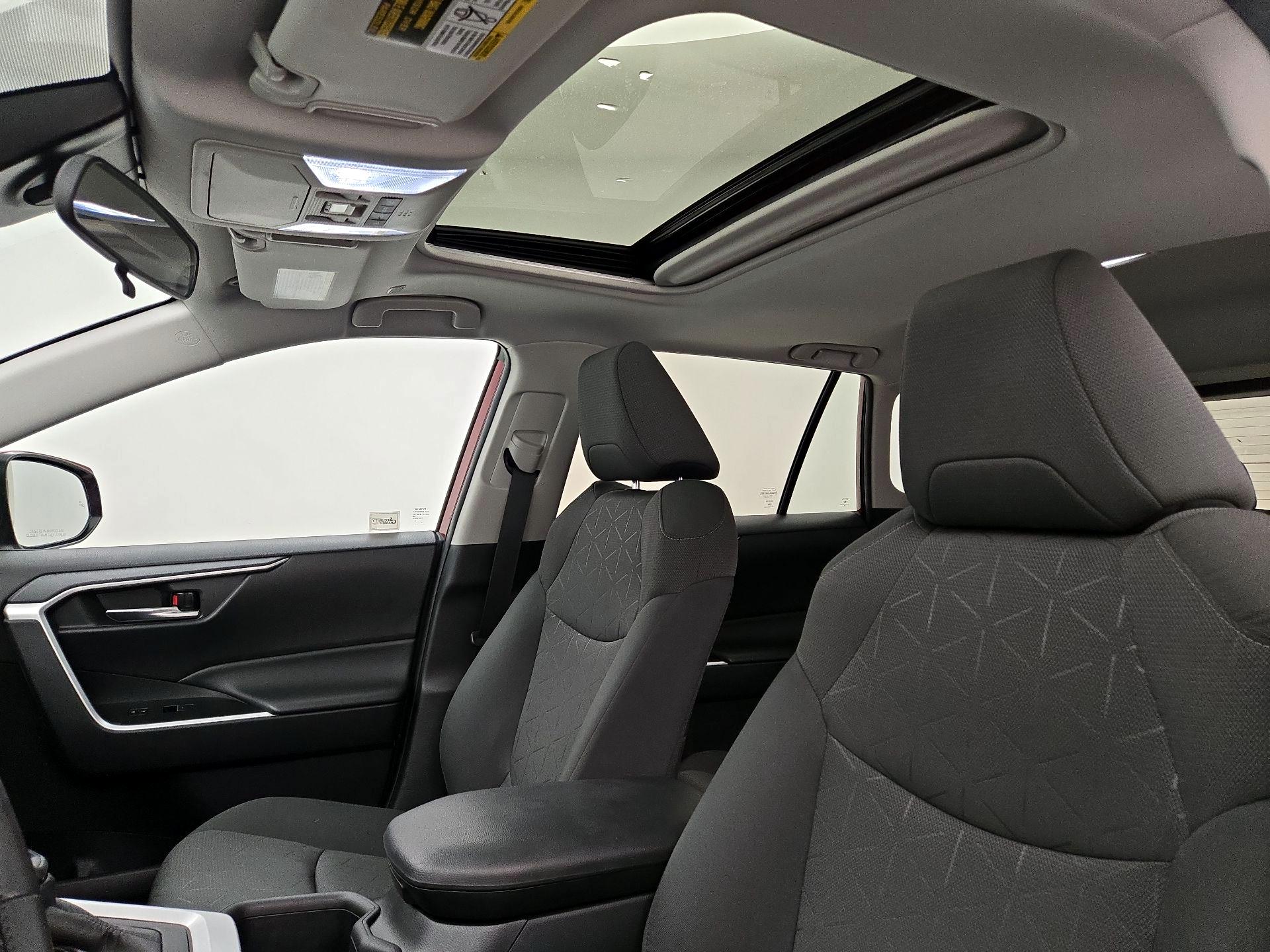 Thumbnail: 2024 Toyota RAV4 - 19