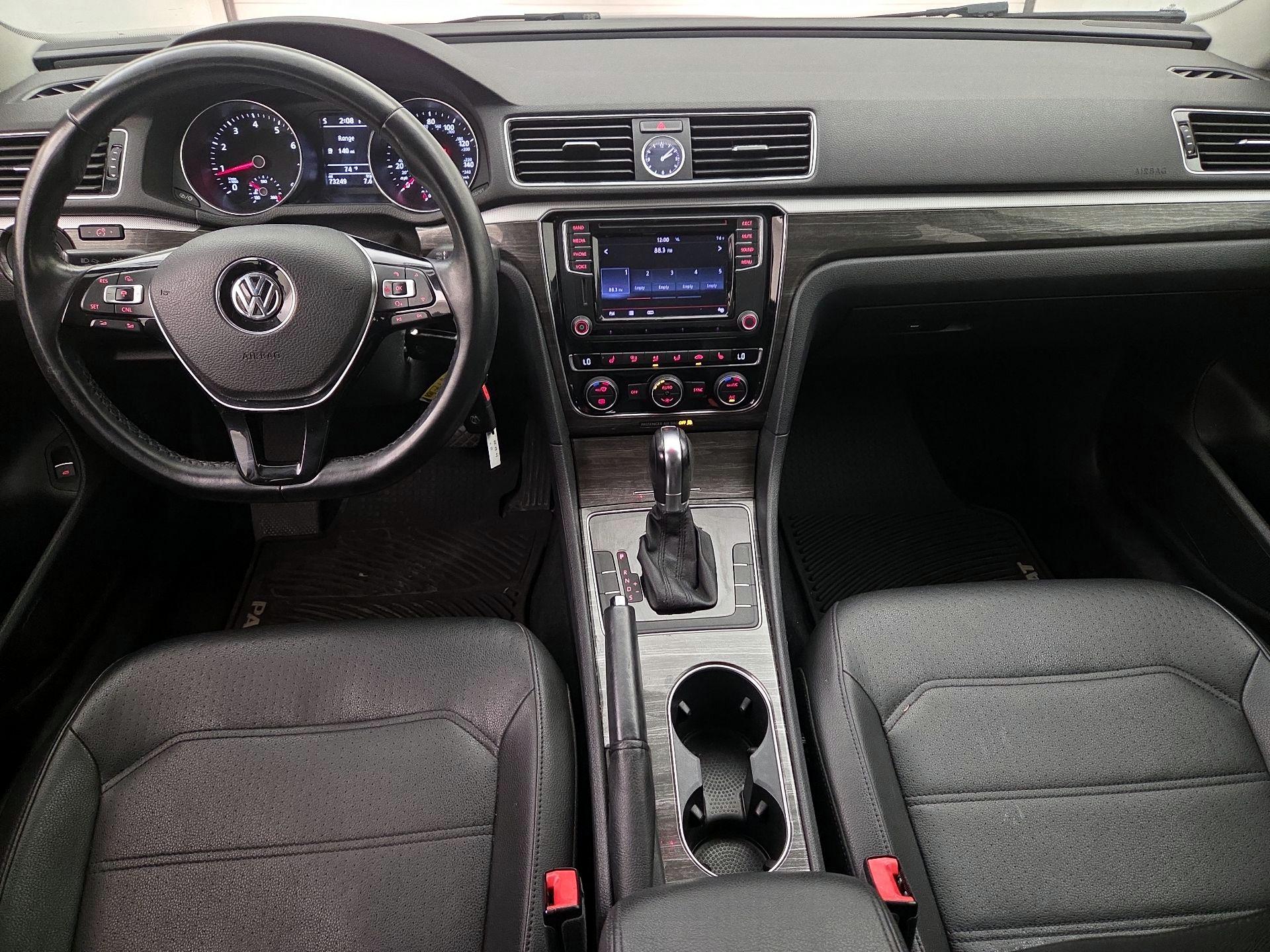 Thumbnail: 2016 Volkswagen Passat - 9