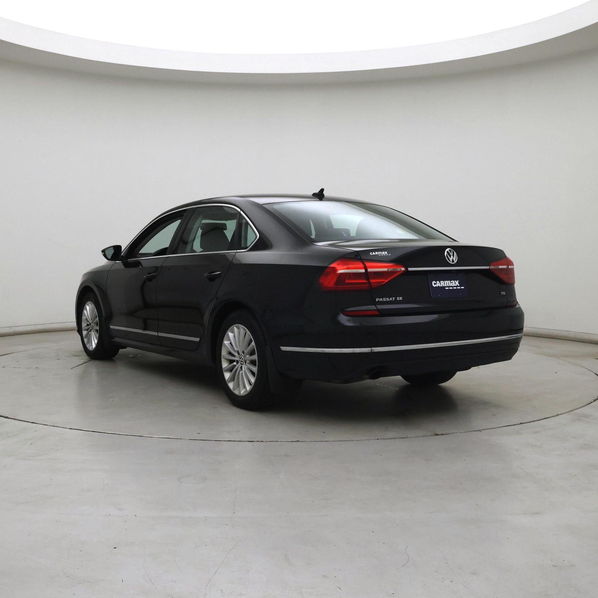 Thumbnail: 2016 Volkswagen Passat - 2