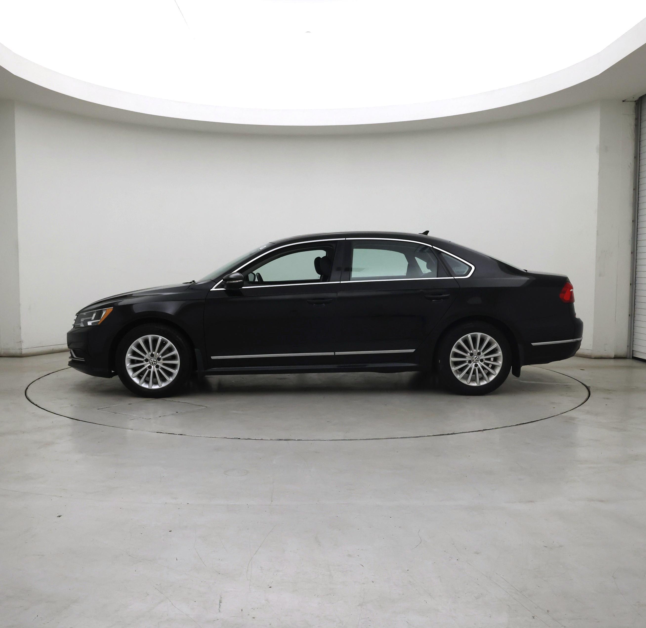Thumbnail: 2016 Volkswagen Passat - 3