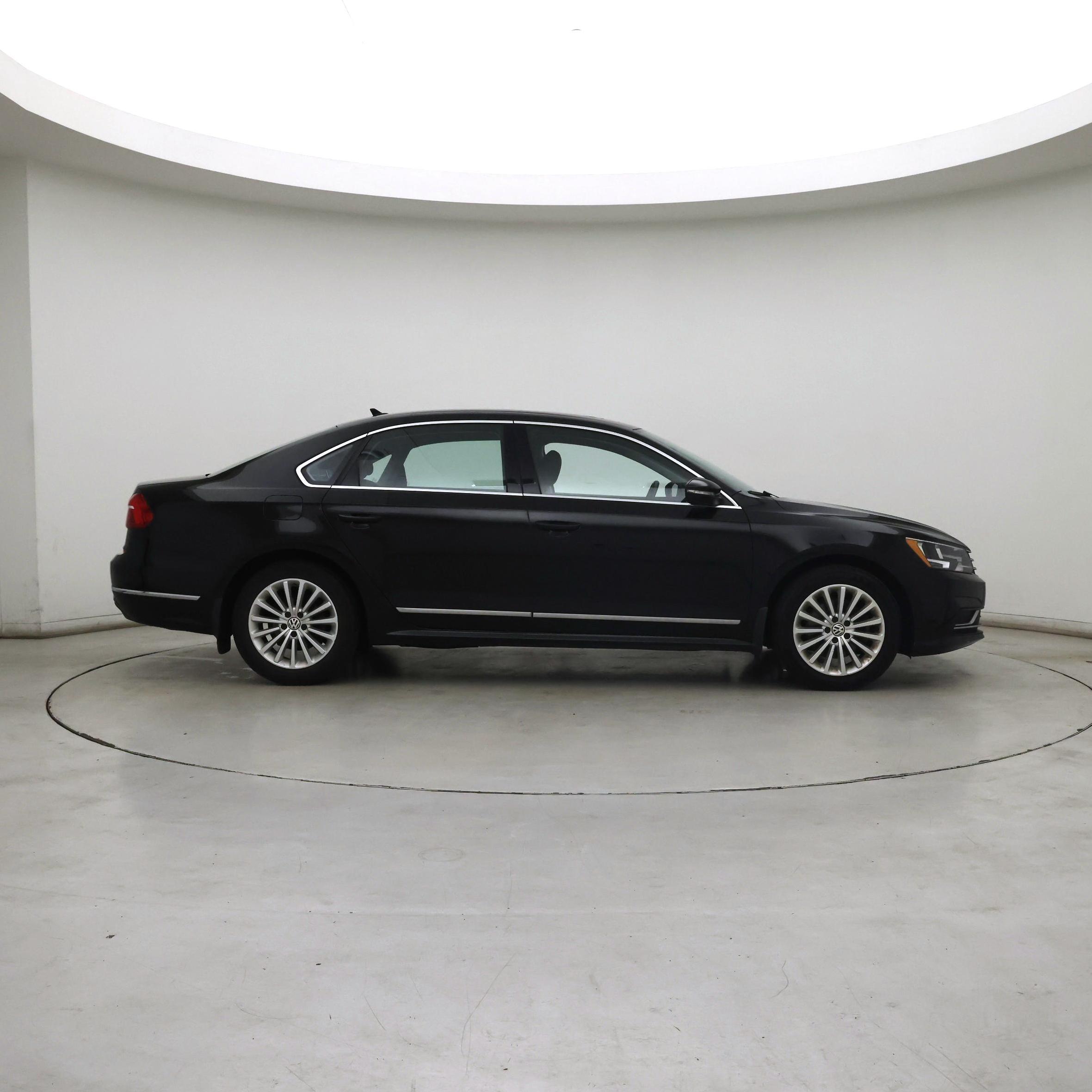 Thumbnail: 2016 Volkswagen Passat - 7