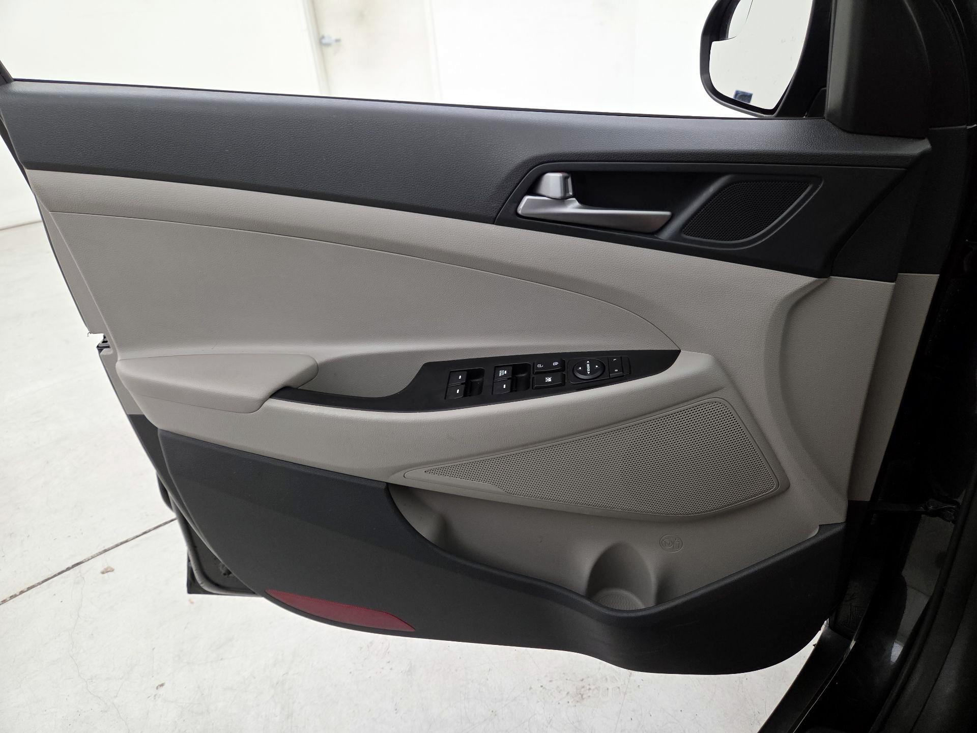 Thumbnail: 2018 Hyundai Tucson - 12