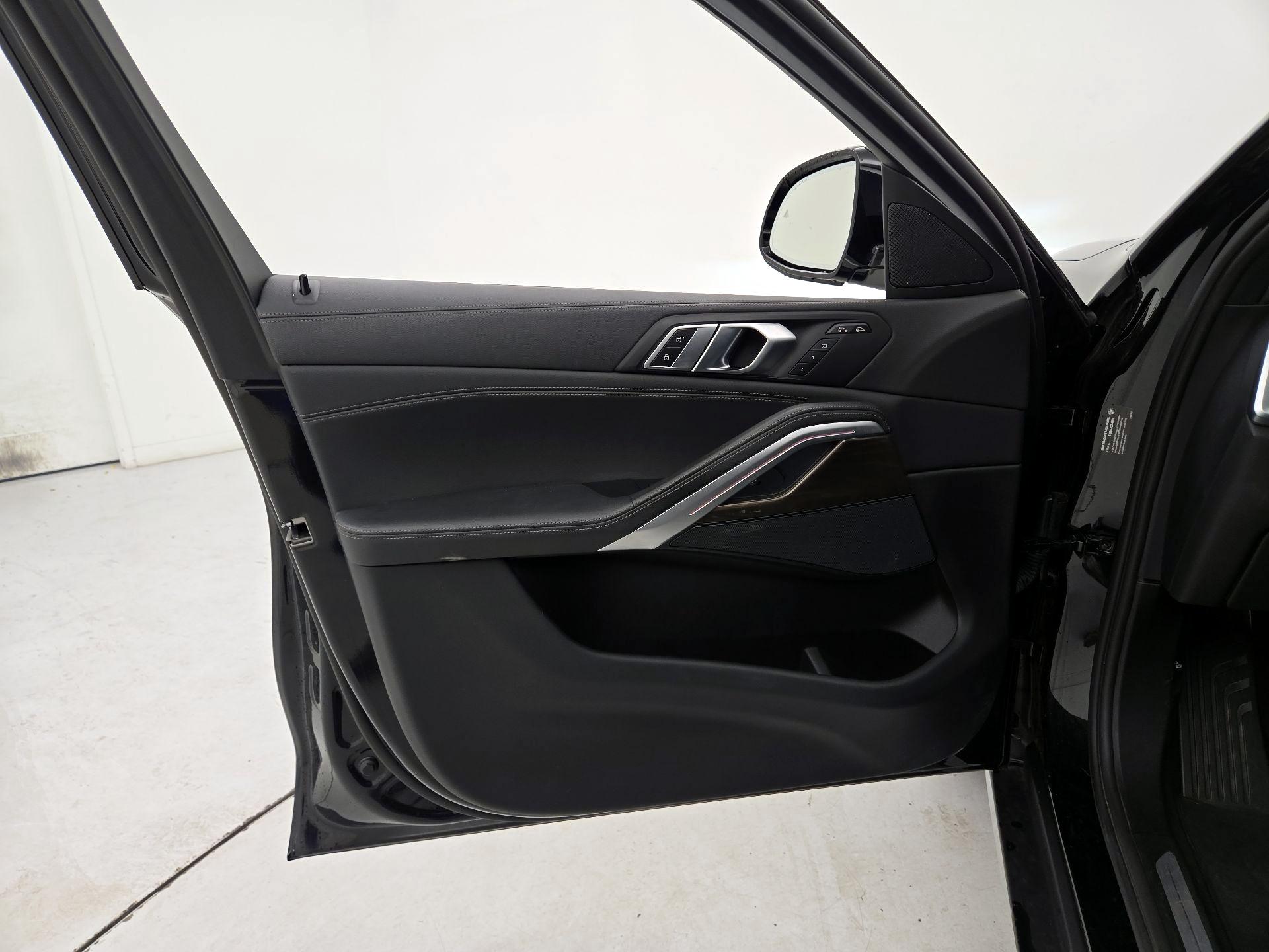 Thumbnail: 2022 BMW X6 - 12