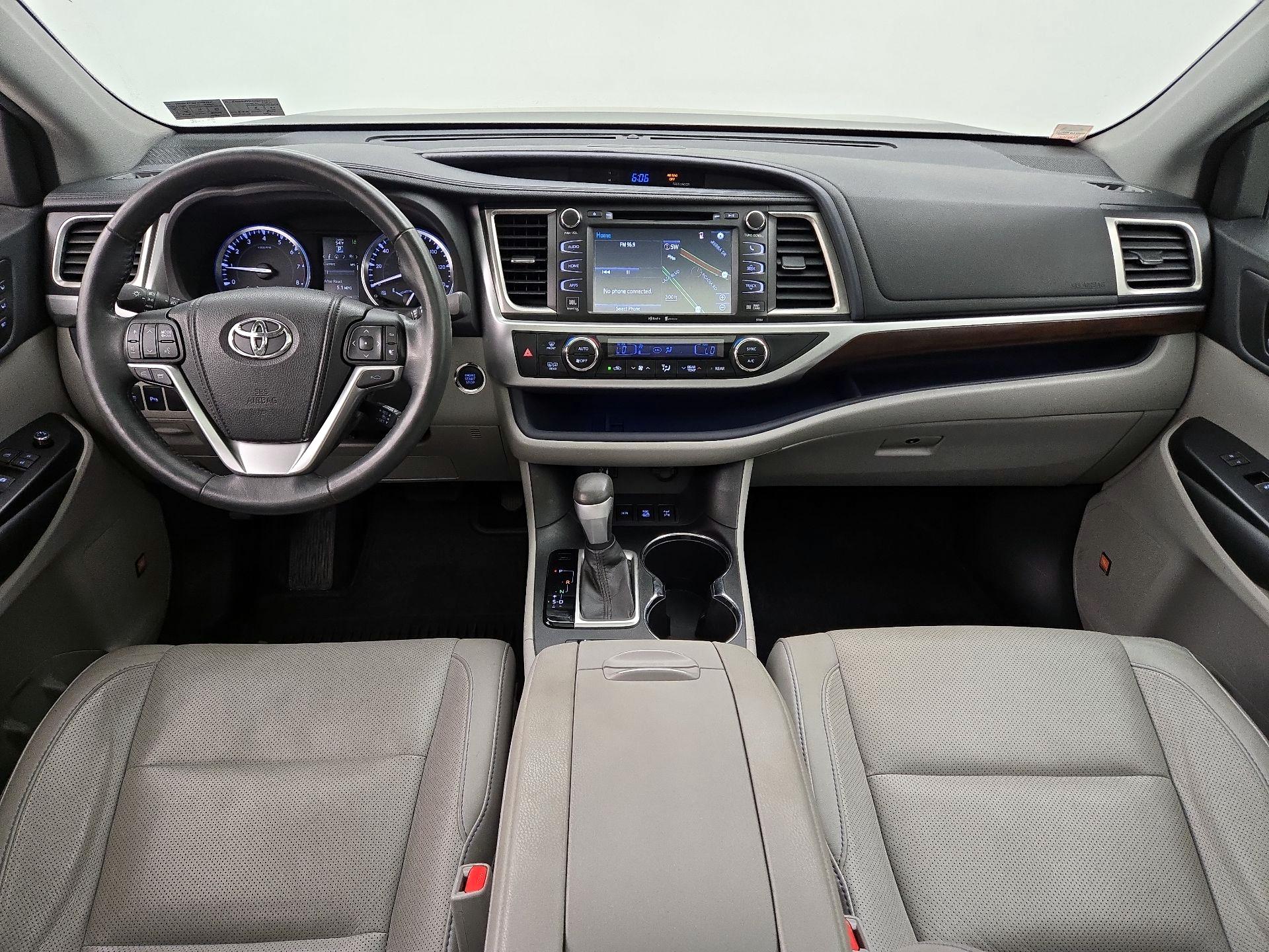Thumbnail: 2015 Toyota Highlander - 9